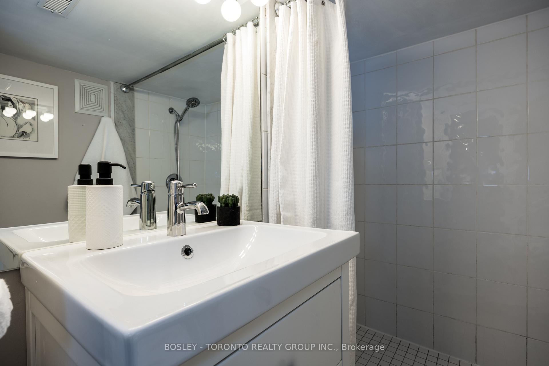 Photo 38 of 120 Arundel Avenue, Toronto, Playter Estates-Danforth — HOMEH