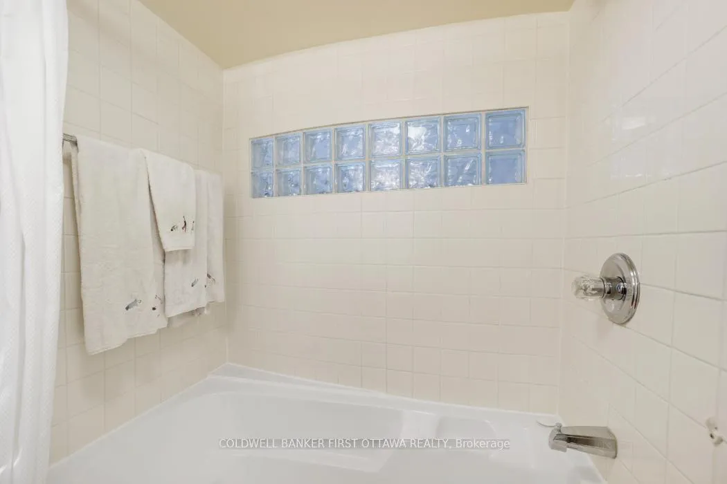 Photo 26 of Unit 405, 589 Rideau Street, Ottawa, Lower Town — HOMEH