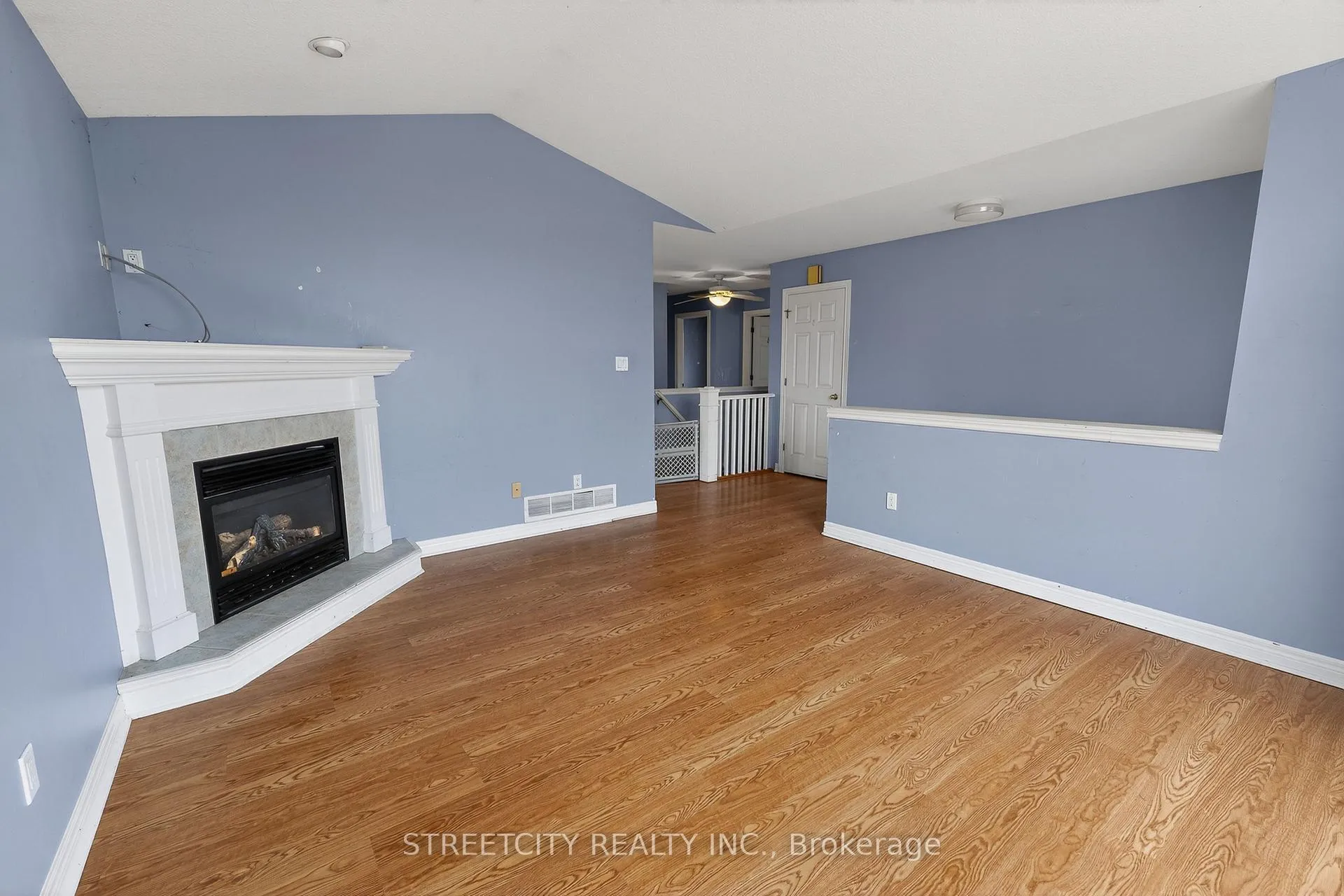 Photo 6 of 36 Glenview Court, St. Thomas — HOMEH