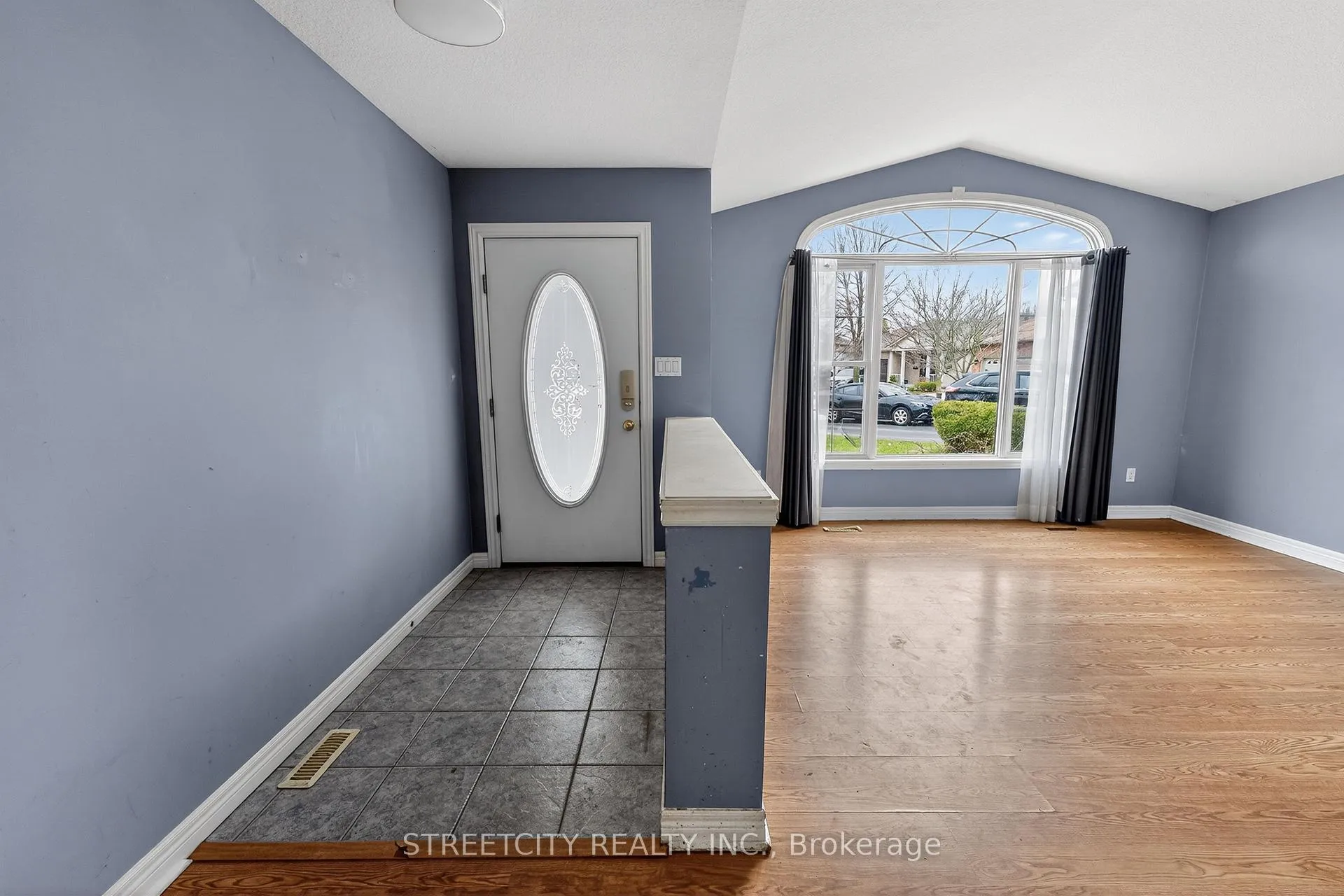 Photo 7 of 36 Glenview Court, St. Thomas — HOMEH
