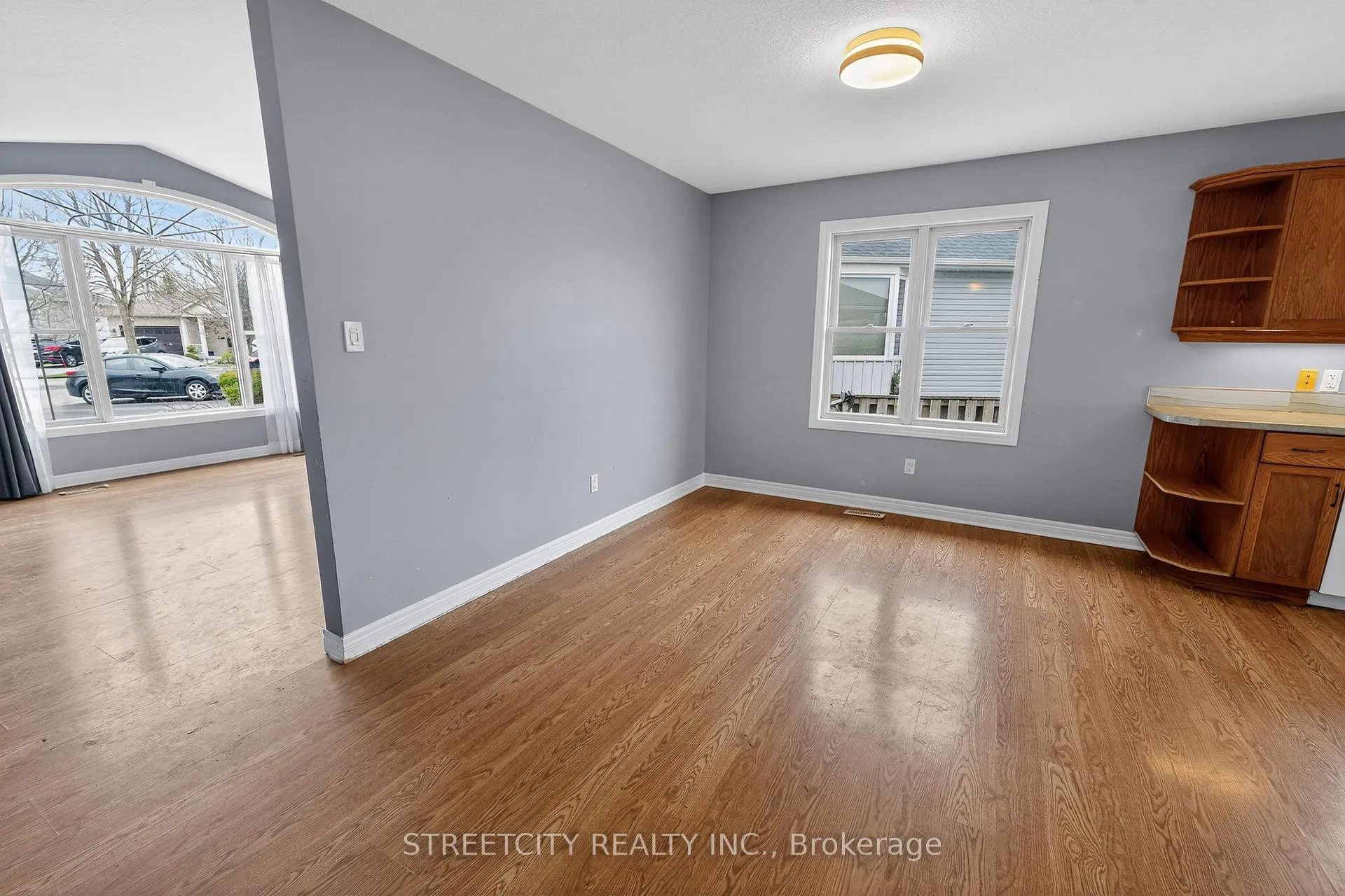 Photo 10 of 36 Glenview Court, St. Thomas — HOMEH