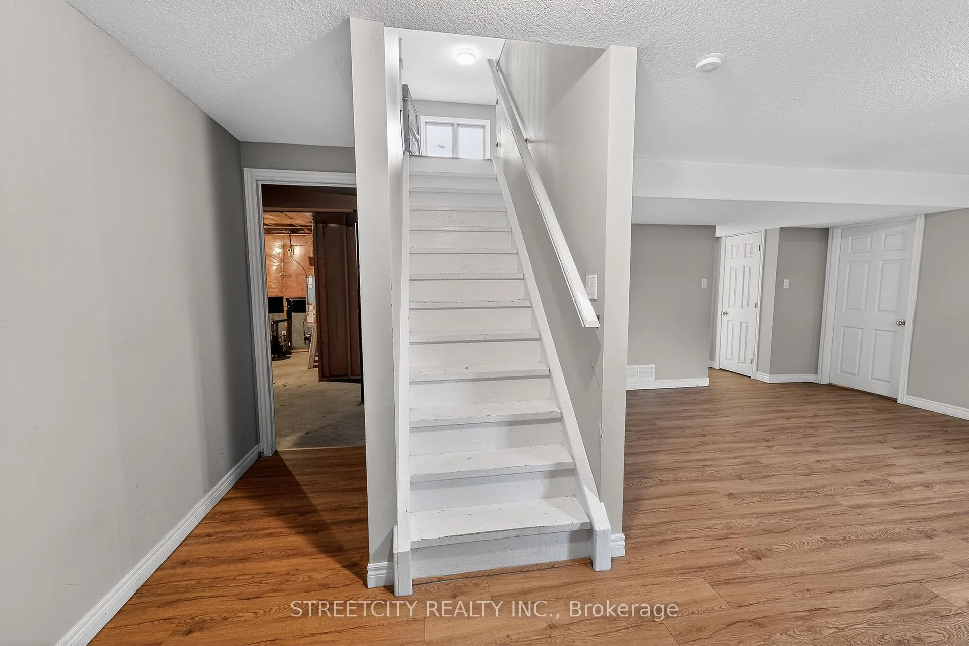 Photo 19 of 36 Glenview Court, St. Thomas — HOMEH