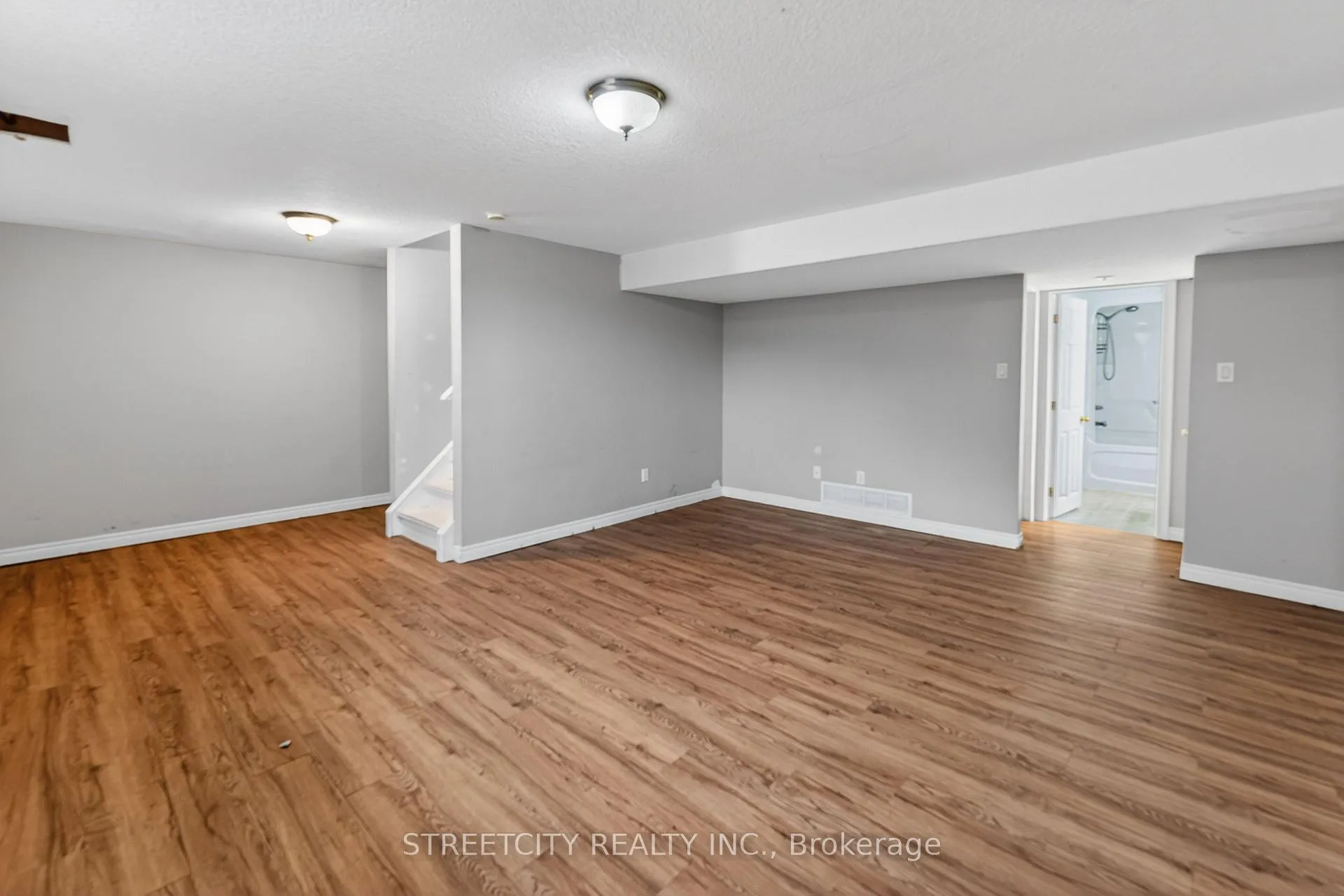 Photo 20 of 36 Glenview Court, St. Thomas — HOMEH