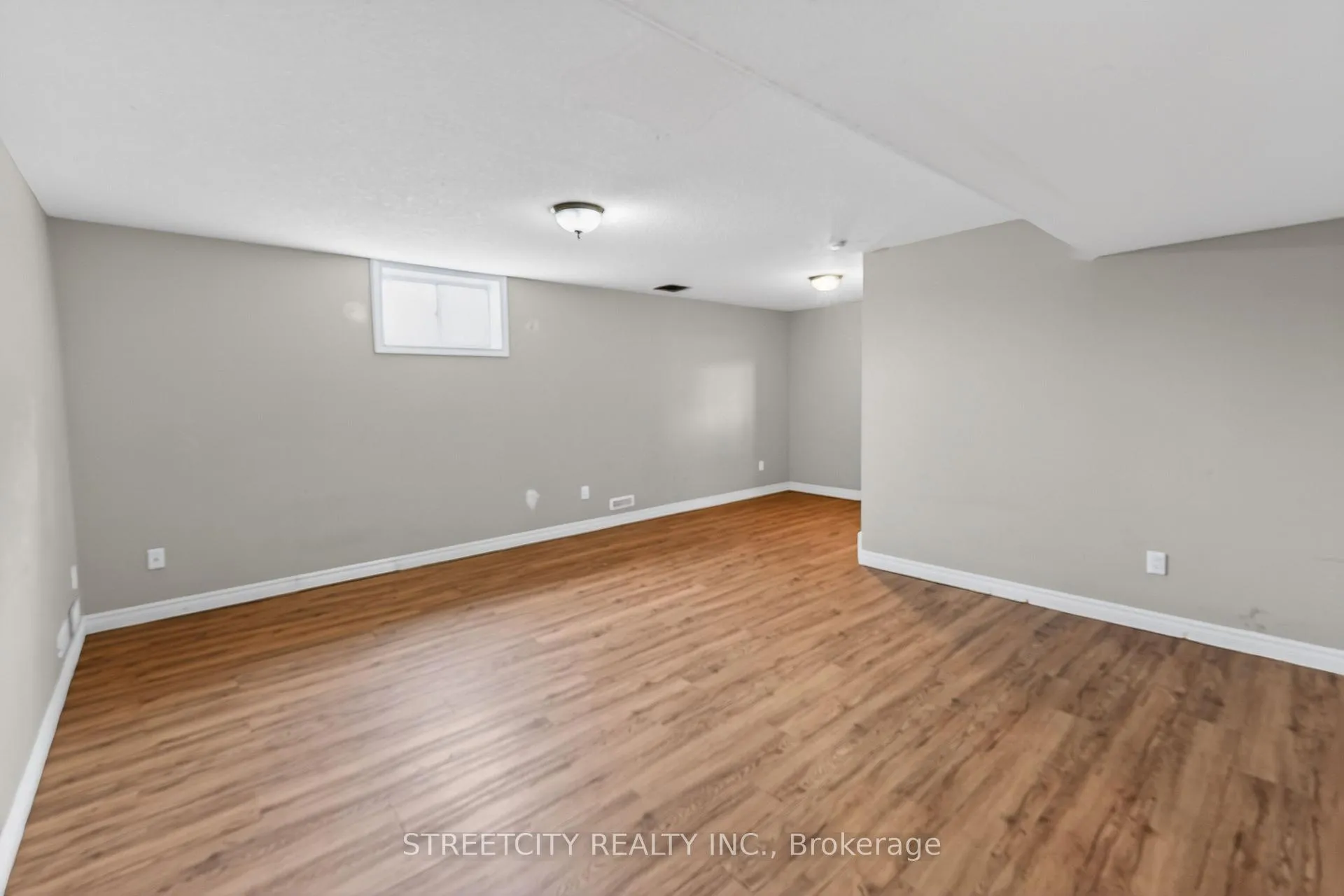 Photo 21 of 36 Glenview Court, St. Thomas — HOMEH