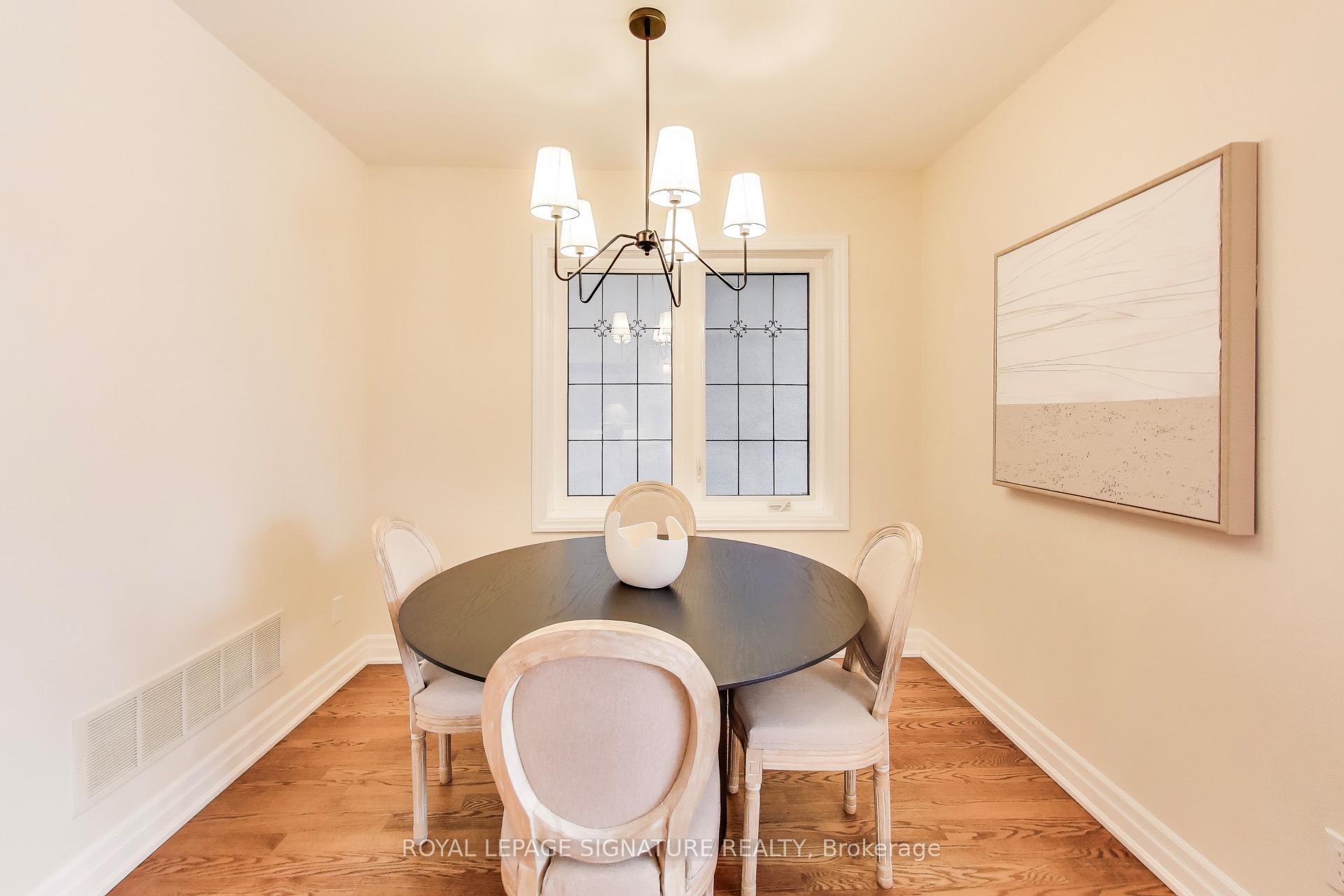 Photo 5 of 10 Davies Crescent, Toronto, East York — HOMEH