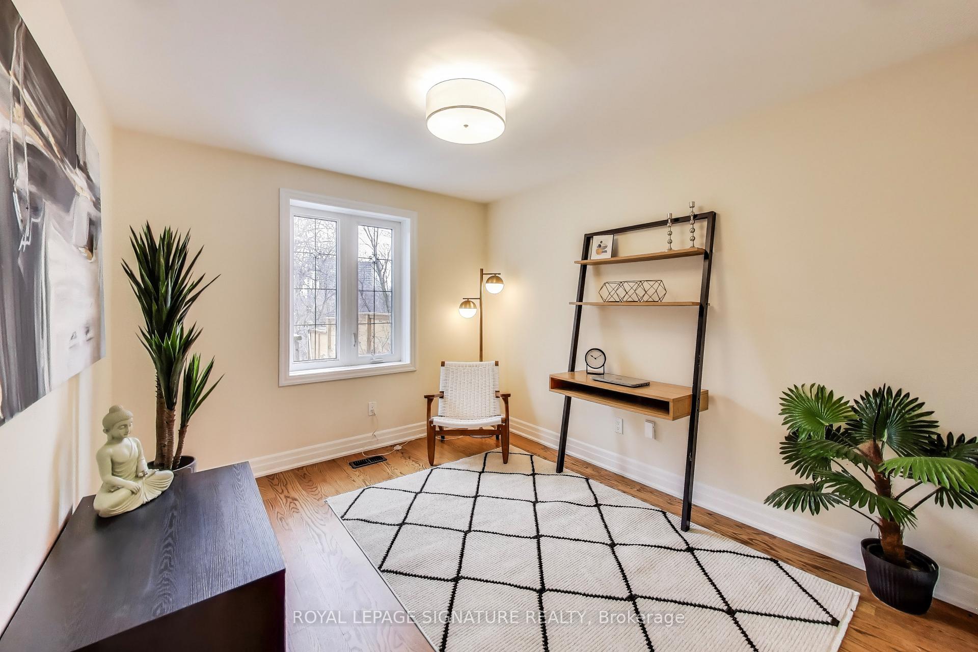 Photo 13 of 10 Davies Crescent, Toronto, East York — HOMEH