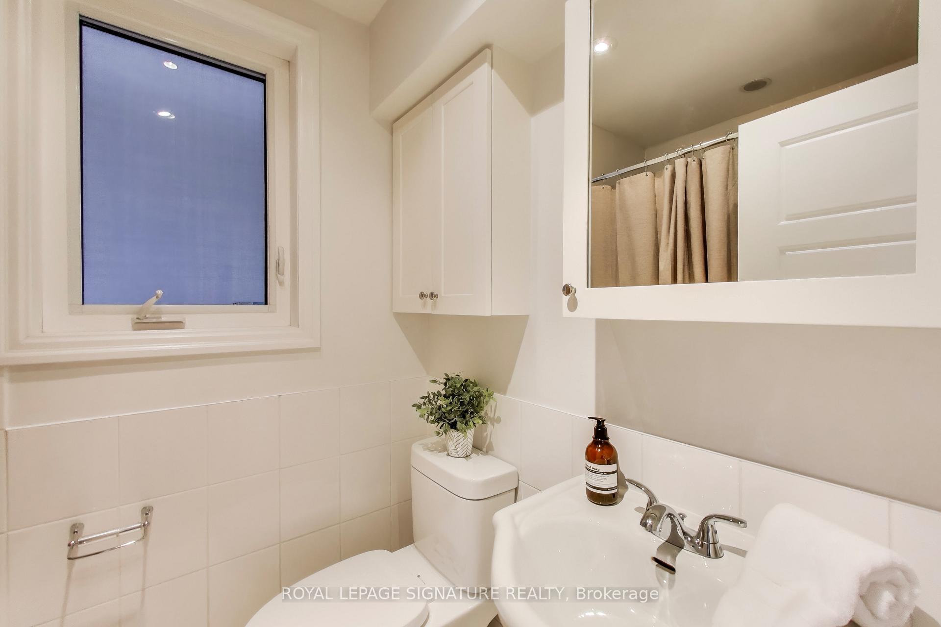 Photo 14 of 10 Davies Crescent, Toronto, East York — HOMEH