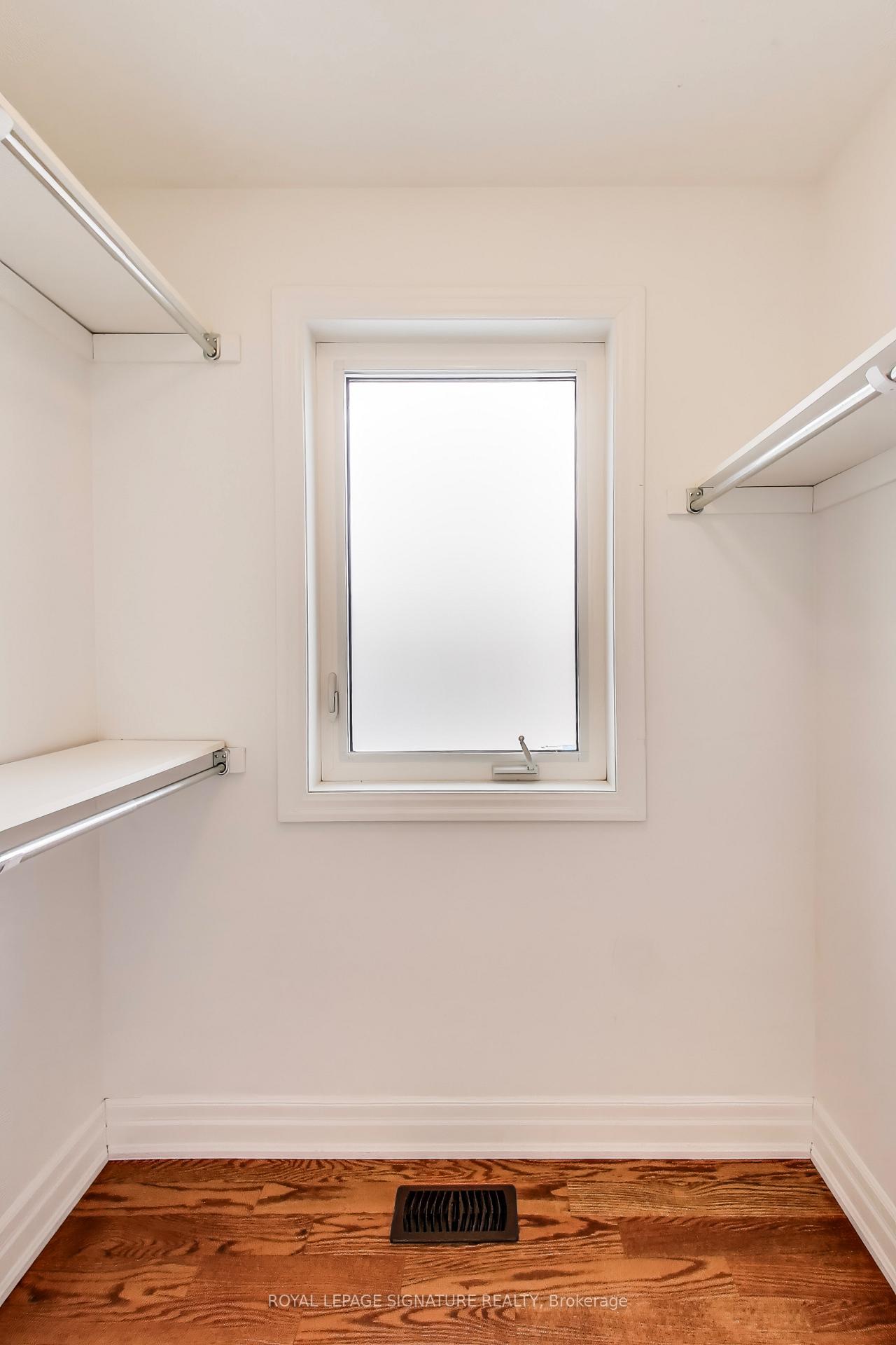 Photo 17 of 10 Davies Crescent, Toronto, East York — HOMEH