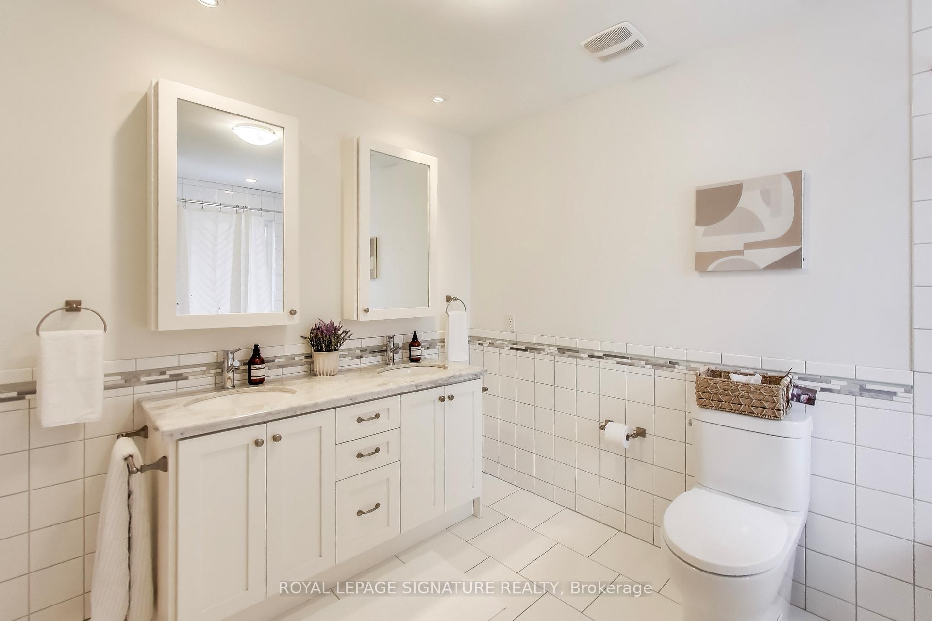 Photo 18 of 10 Davies Crescent, Toronto, East York — HOMEH