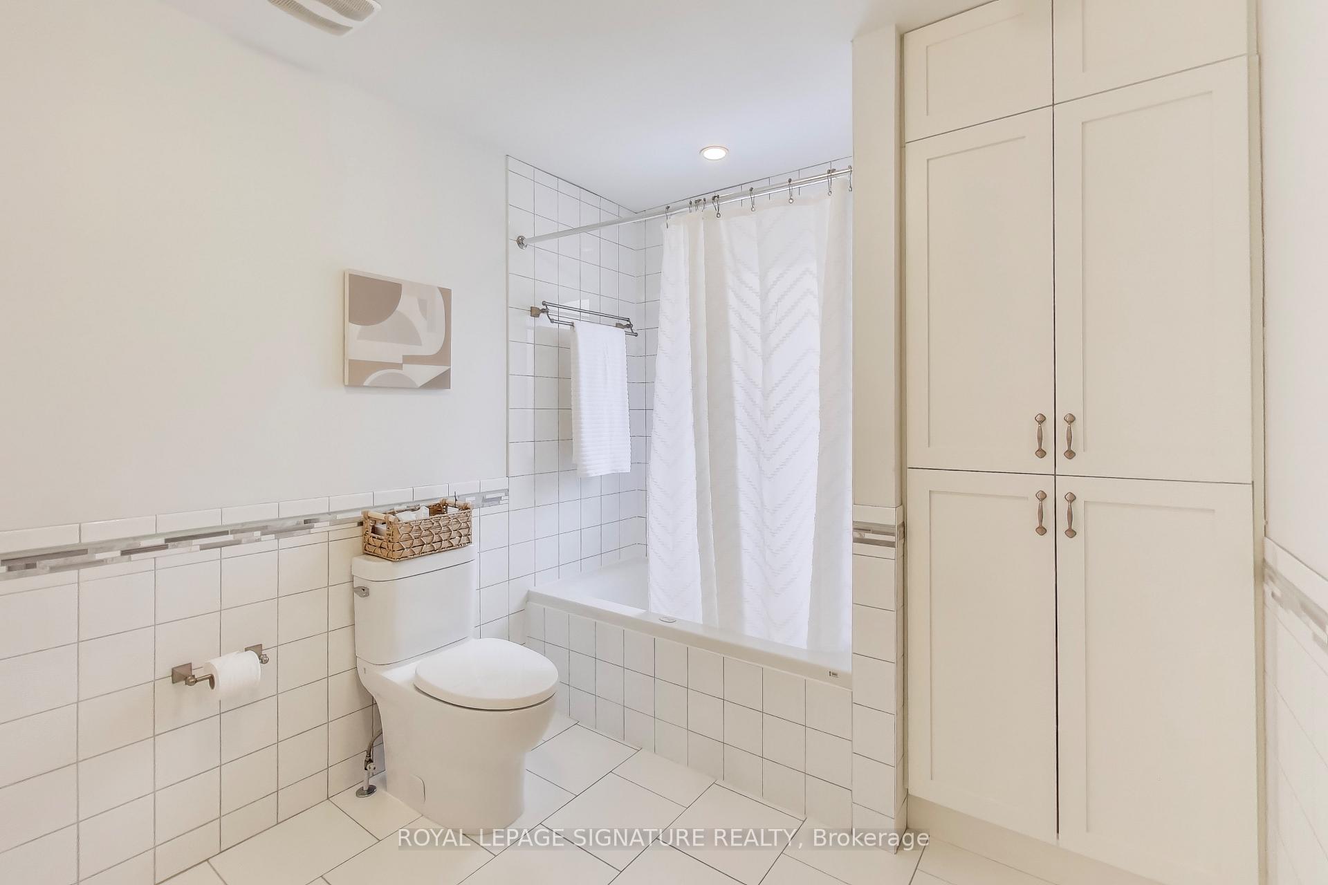 Photo 19 of 10 Davies Crescent, Toronto, East York — HOMEH