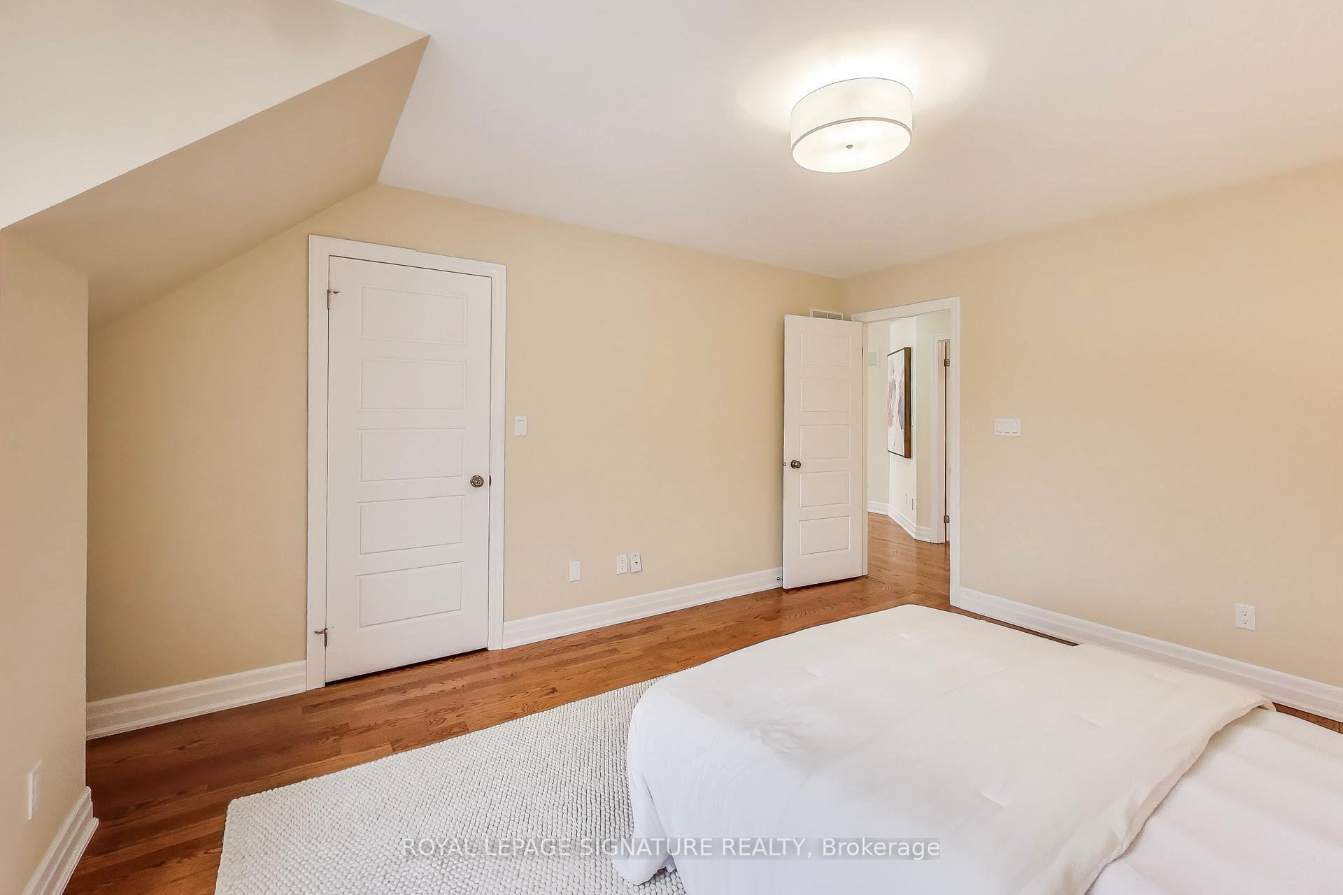 Photo 21 of 10 Davies Crescent, Toronto, East York — HOMEH