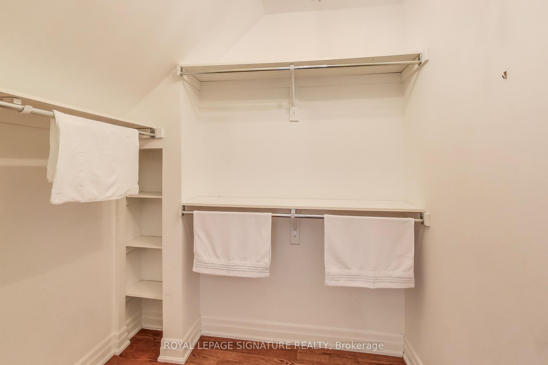 Photo 22 of 10 Davies Crescent, Toronto, East York — HOMEH