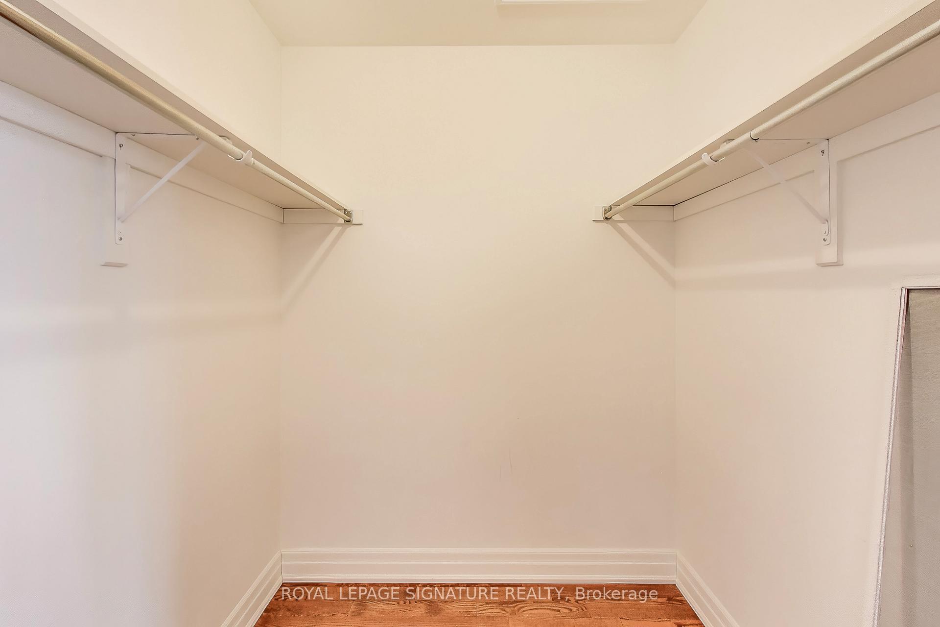 Photo 25 of 10 Davies Crescent, Toronto, East York — HOMEH