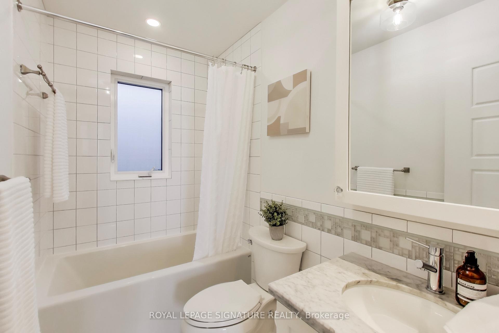 Photo 26 of 10 Davies Crescent, Toronto, East York — HOMEH