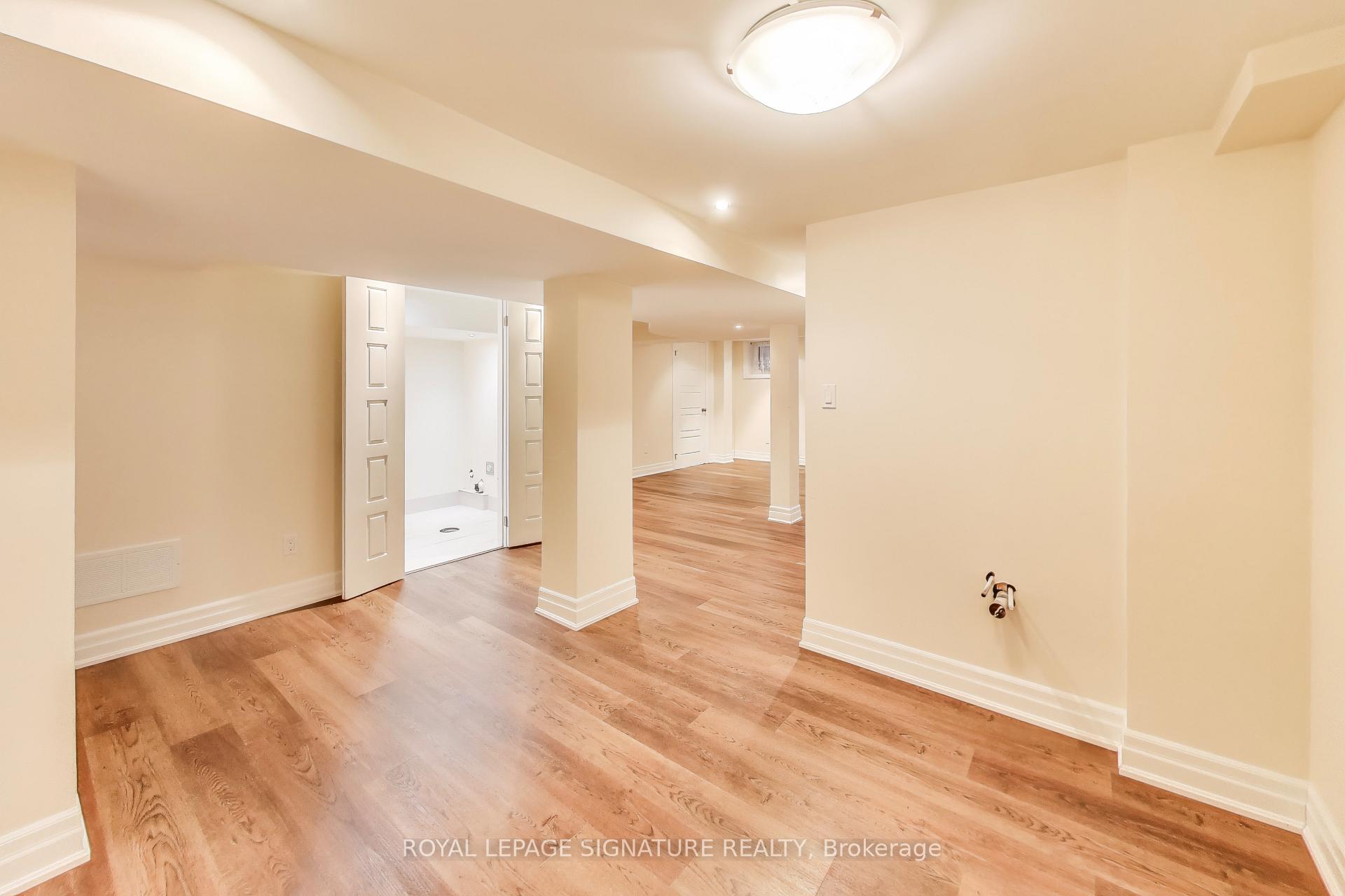 Photo 30 of 10 Davies Crescent, Toronto, East York — HOMEH