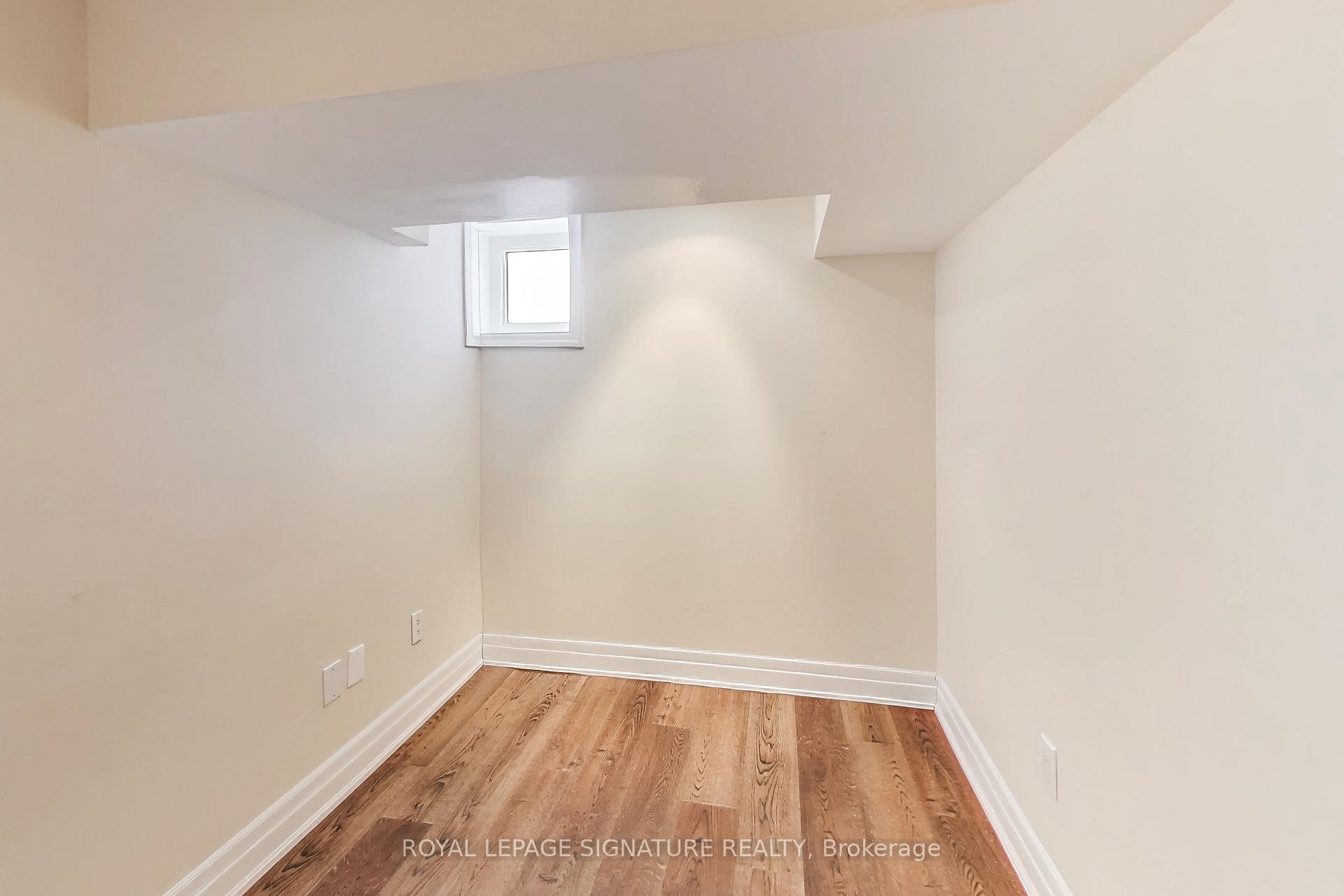 Photo 31 of 10 Davies Crescent, Toronto, East York — HOMEH