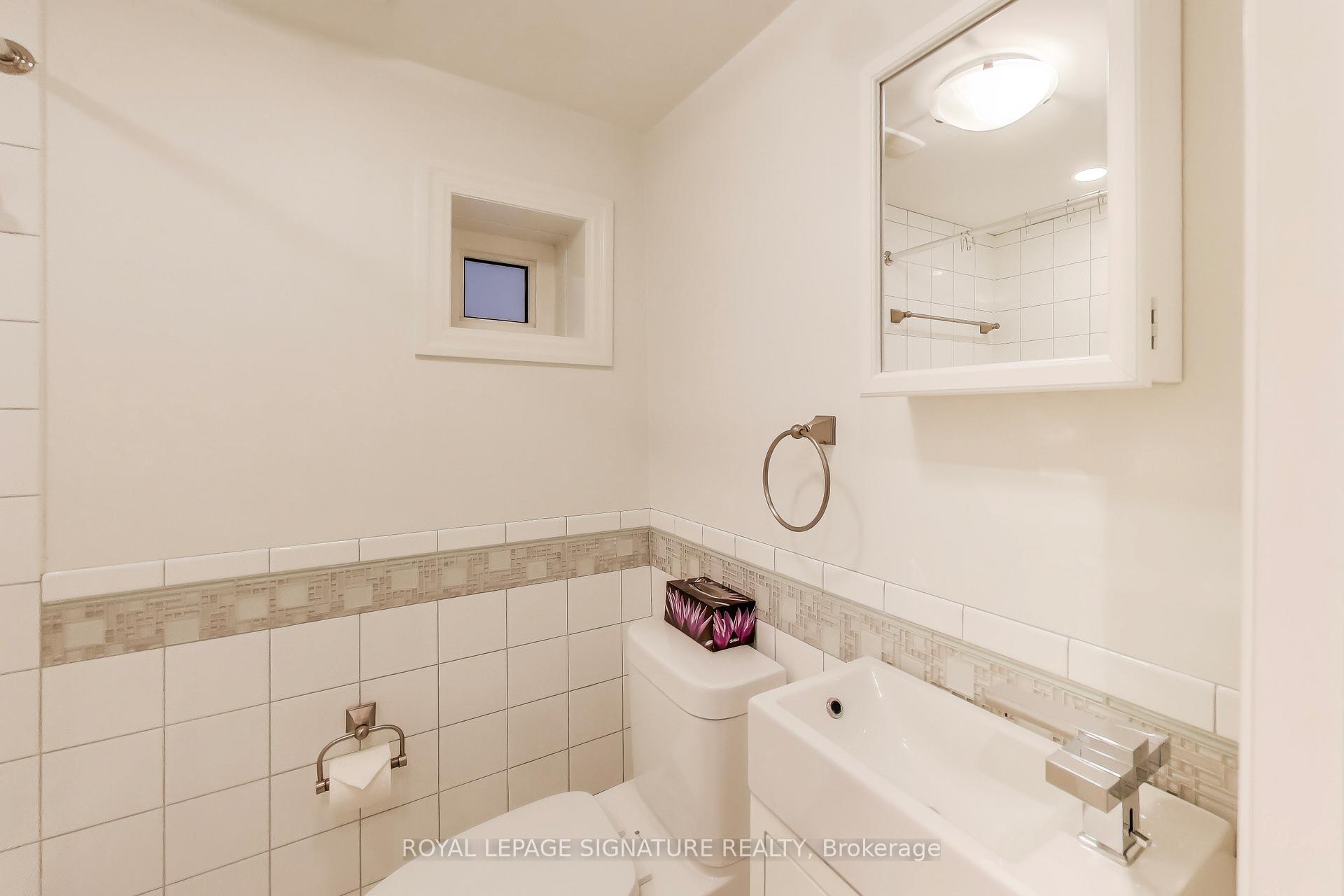 Photo 32 of 10 Davies Crescent, Toronto, East York — HOMEH