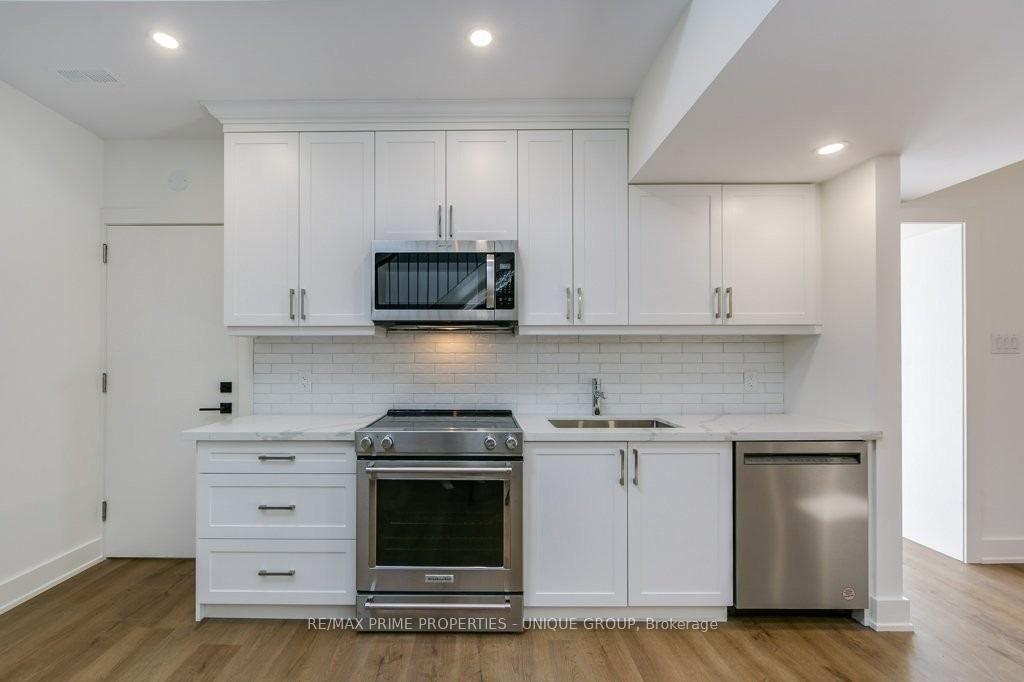 Photo 2 of Unit D, 471 Oriole Parkway, Toronto, Yonge-Eglinton — HOMEH