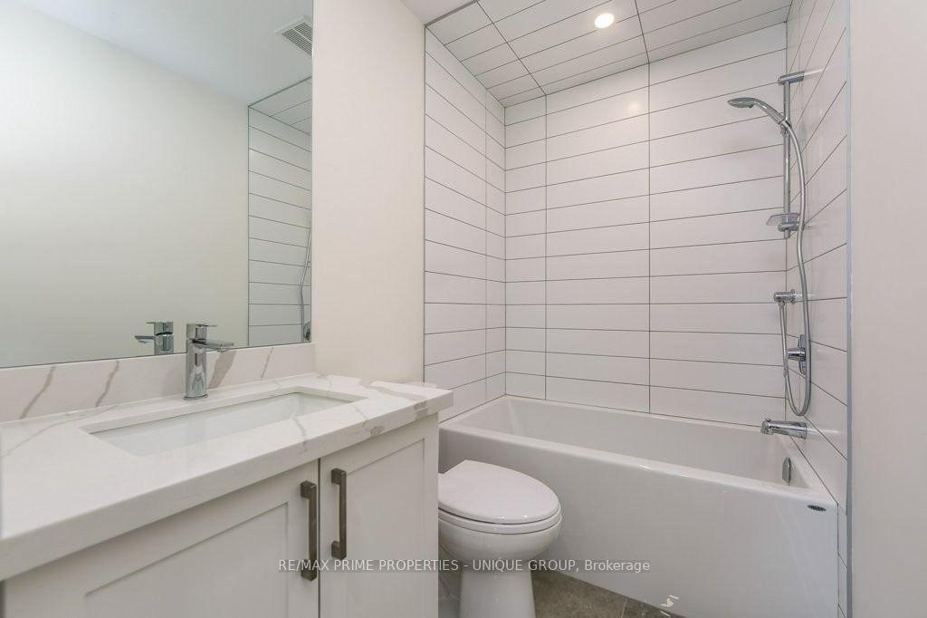Photo 9 of Unit D, 471 Oriole Parkway, Toronto, Yonge-Eglinton — HOMEH