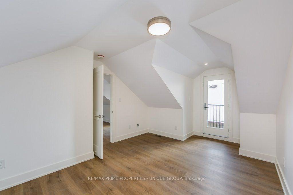 Photo 14 of Unit D, 471 Oriole Parkway, Toronto, Yonge-Eglinton — HOMEH