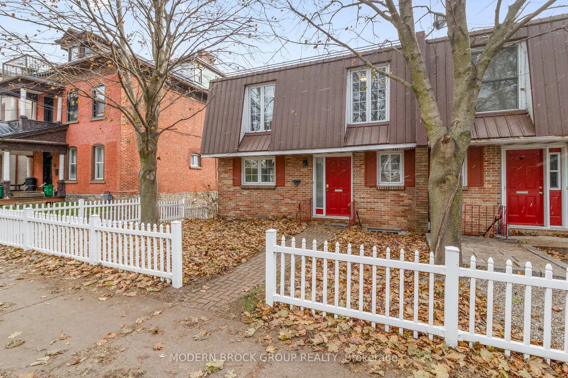Photo 2 of 115 King Street E, Brockville — HOMEH