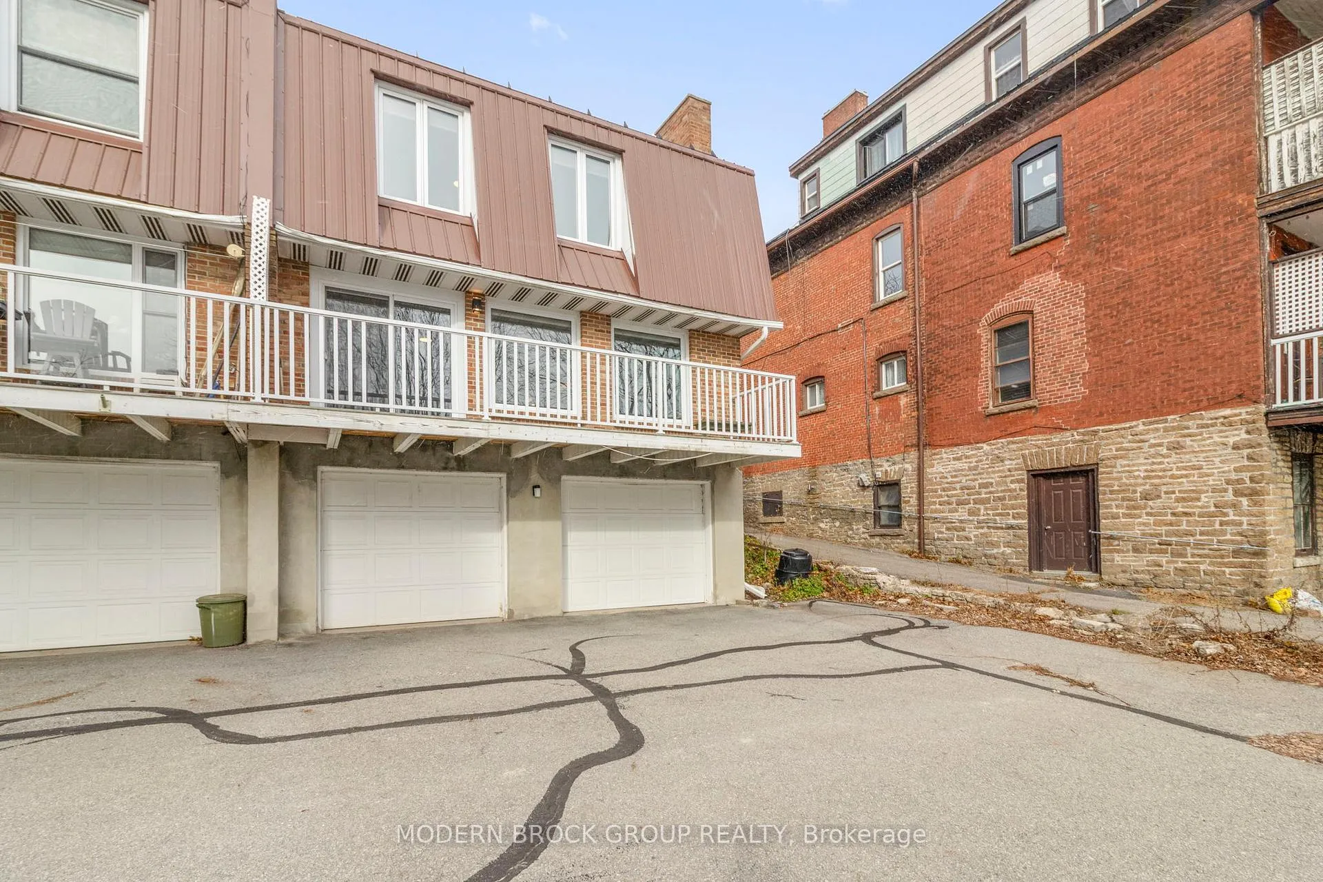 Photo 5 of 115 King Street E, Brockville — HOMEH