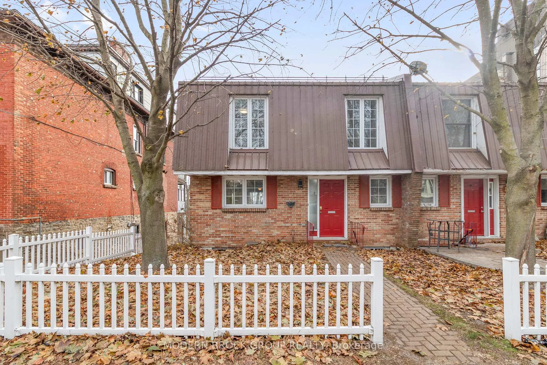 Photo 8 of 115 King Street E, Brockville — HOMEH
