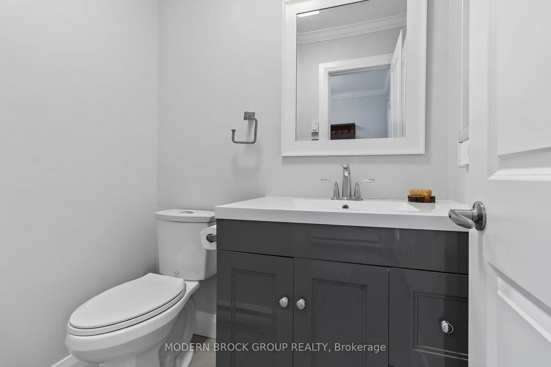 Photo 18 of 115 King Street E, Brockville — HOMEH