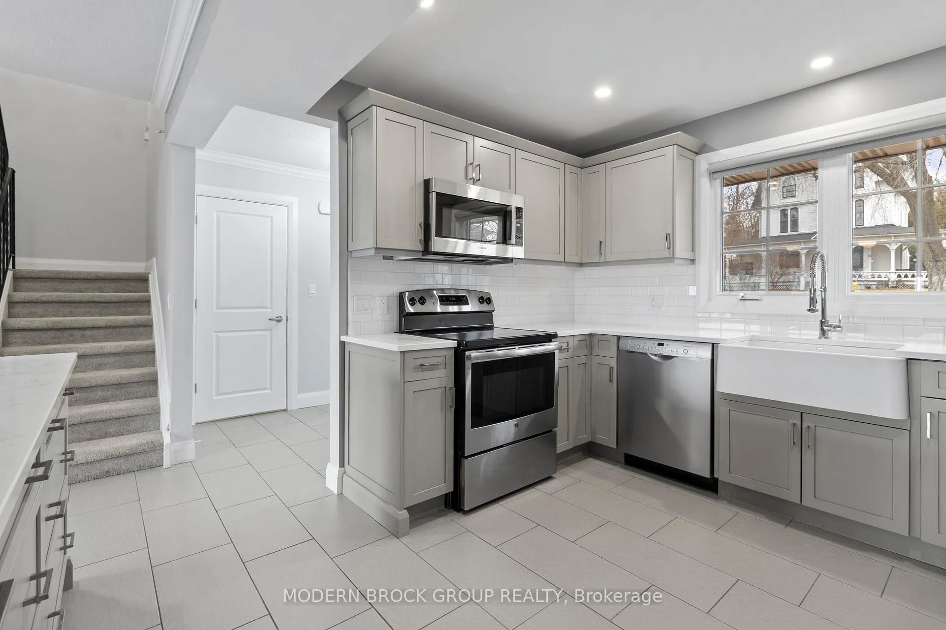 Photo 24 of 115 King Street E, Brockville — HOMEH