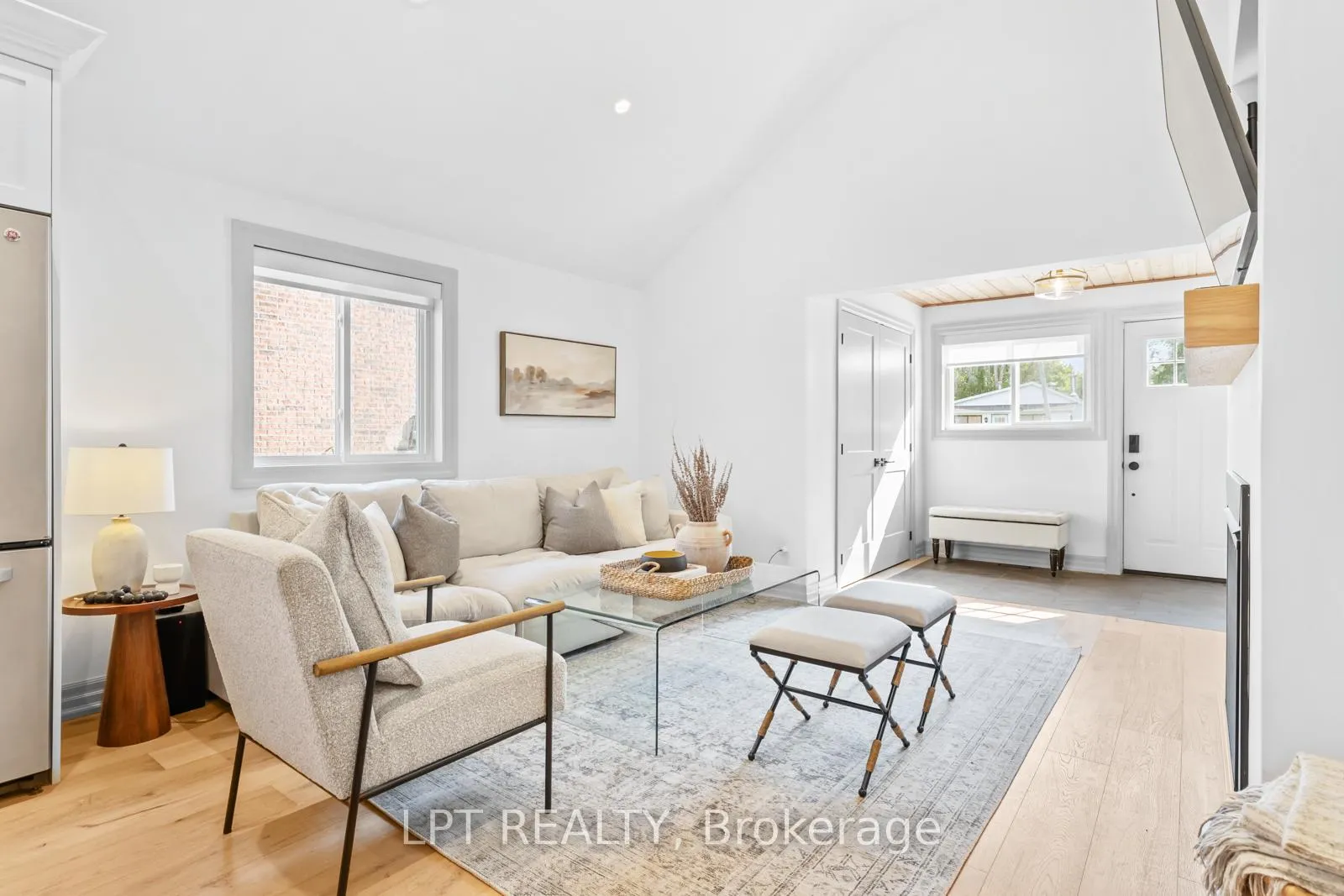 Photo 7 of 131 Maple Avenue, Georgina, Sutton & Jackson's Point — HOMEH