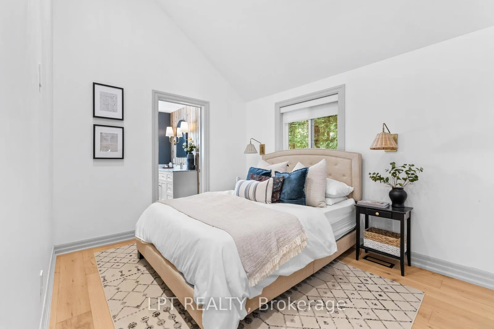 Photo 15 of 131 Maple Avenue, Georgina, Sutton & Jackson's Point — HOMEH