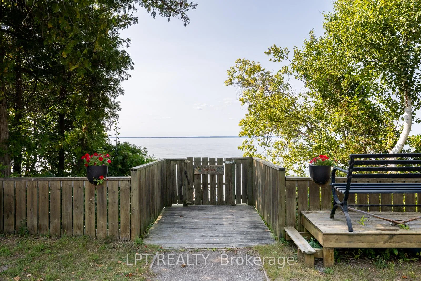 Photo 33 of 131 Maple Avenue, Georgina, Sutton & Jackson's Point — HOMEH