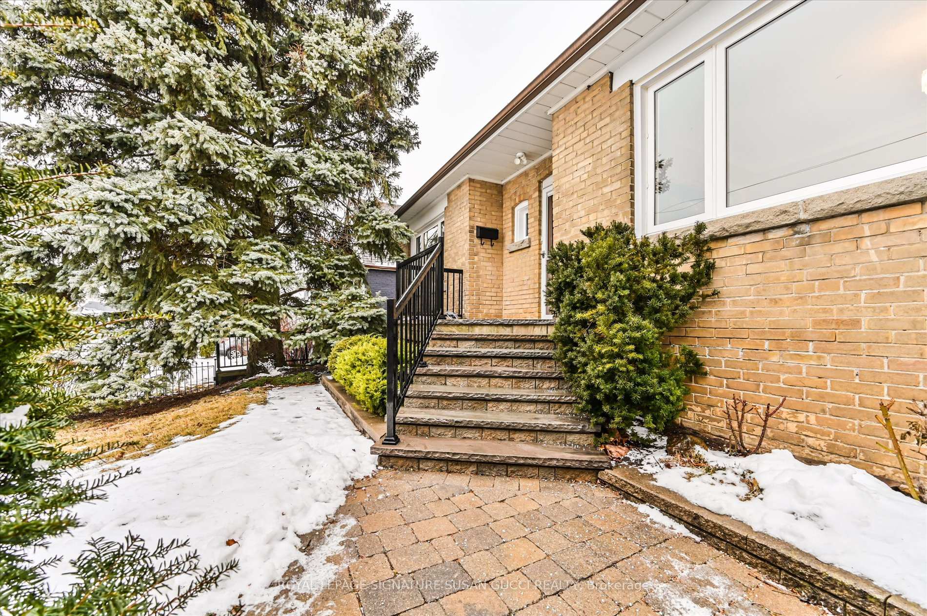 Photo 3 of 46 Holland Avenue, Toronto, O'Connor-Parkview — HOMEH