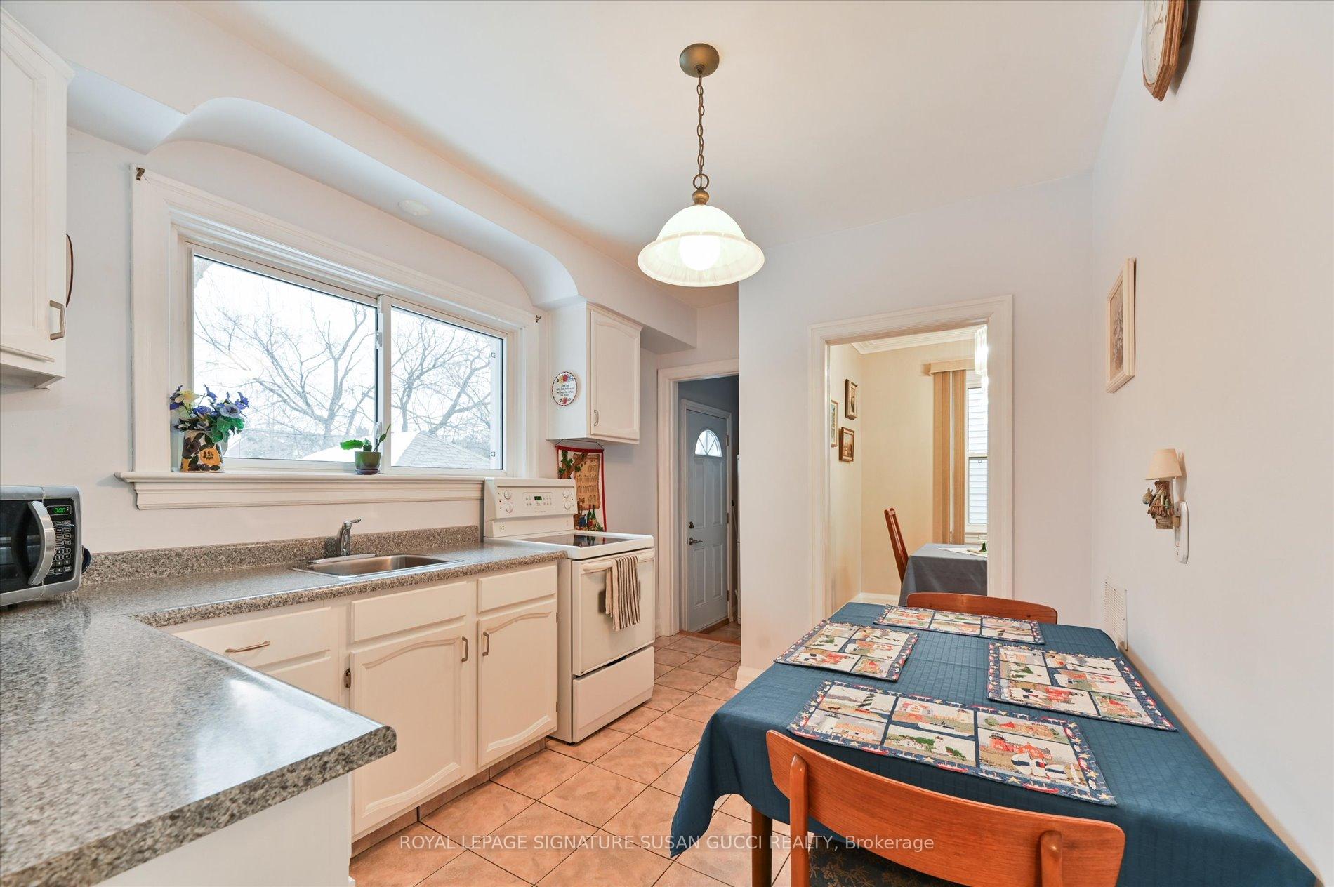 Photo 11 of 46 Holland Avenue, Toronto, O'Connor-Parkview — HOMEH