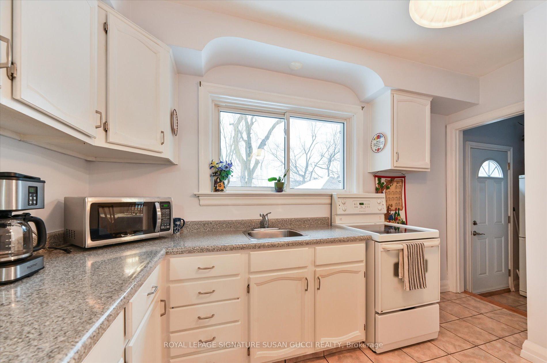 Photo 12 of 46 Holland Avenue, Toronto, O'Connor-Parkview — HOMEH