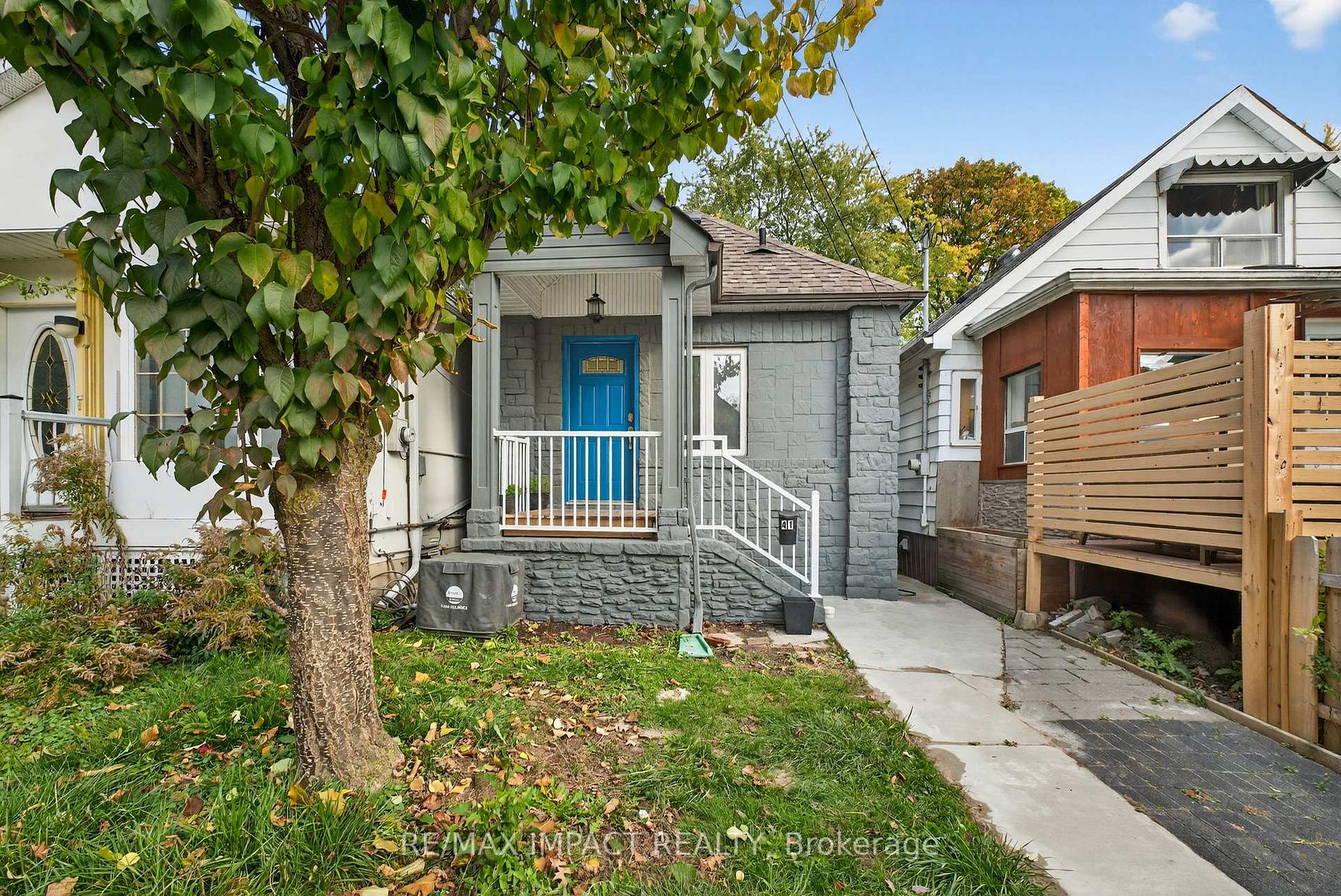 Photo 3 of 41 McDonald Avenue, Scarborough, Oakridge — HOMEH