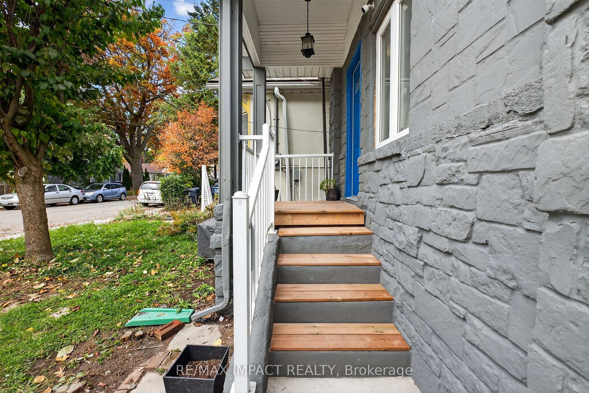 Photo 7 of 41 McDonald Avenue, Scarborough, Oakridge — HOMEH