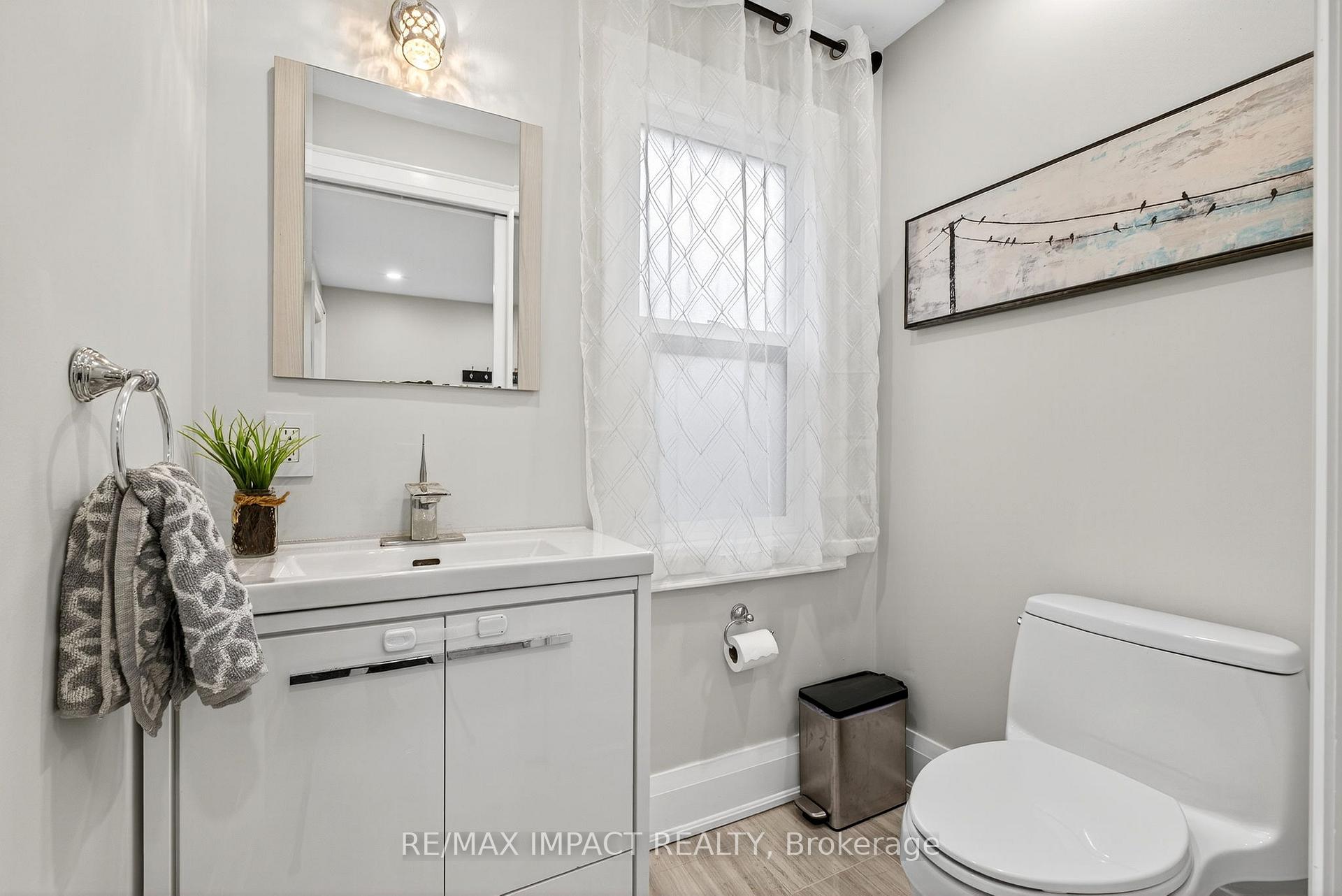 Photo 10 of 41 McDonald Avenue, Scarborough, Oakridge — HOMEH