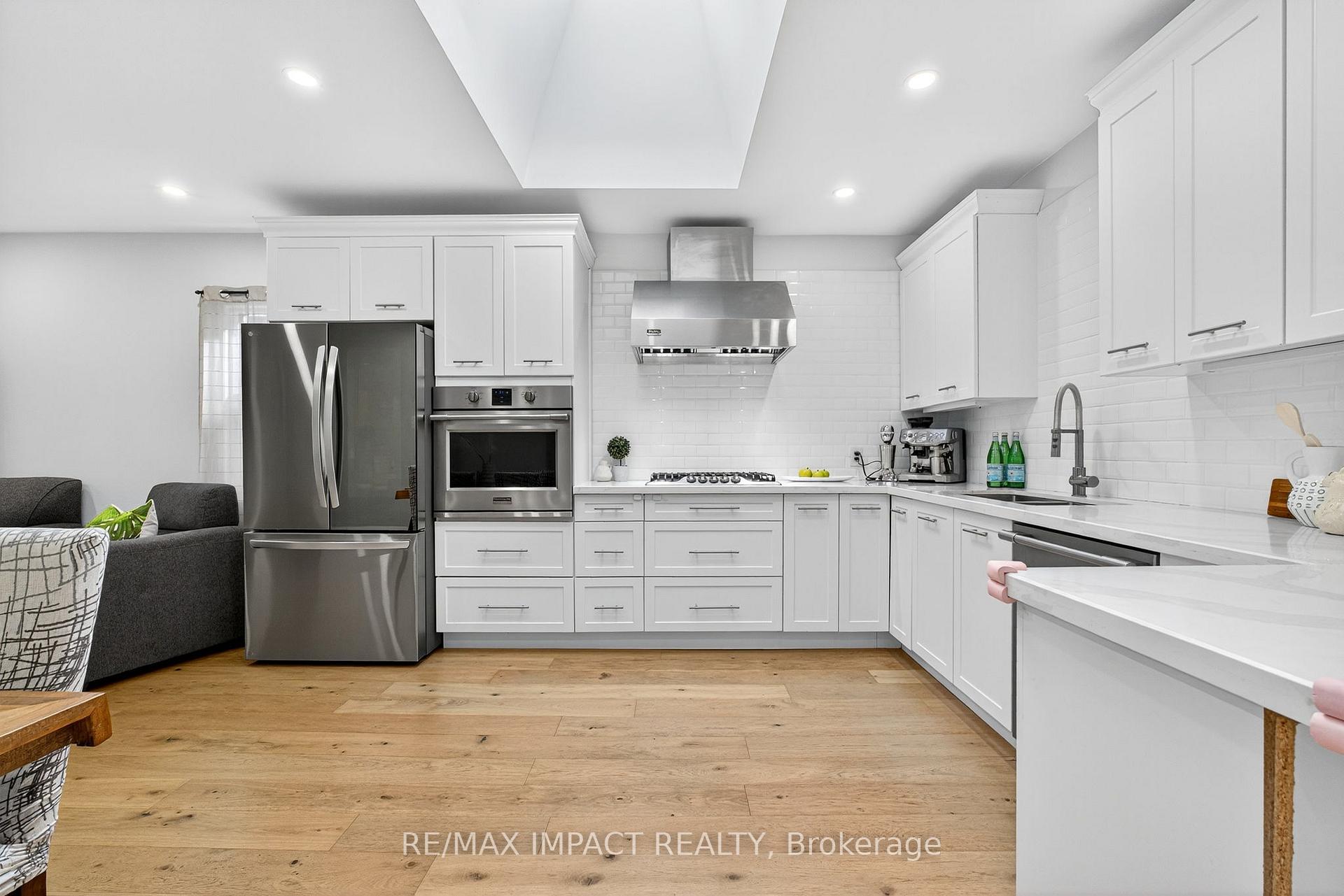 Photo 13 of 41 McDonald Avenue, Scarborough, Oakridge — HOMEH