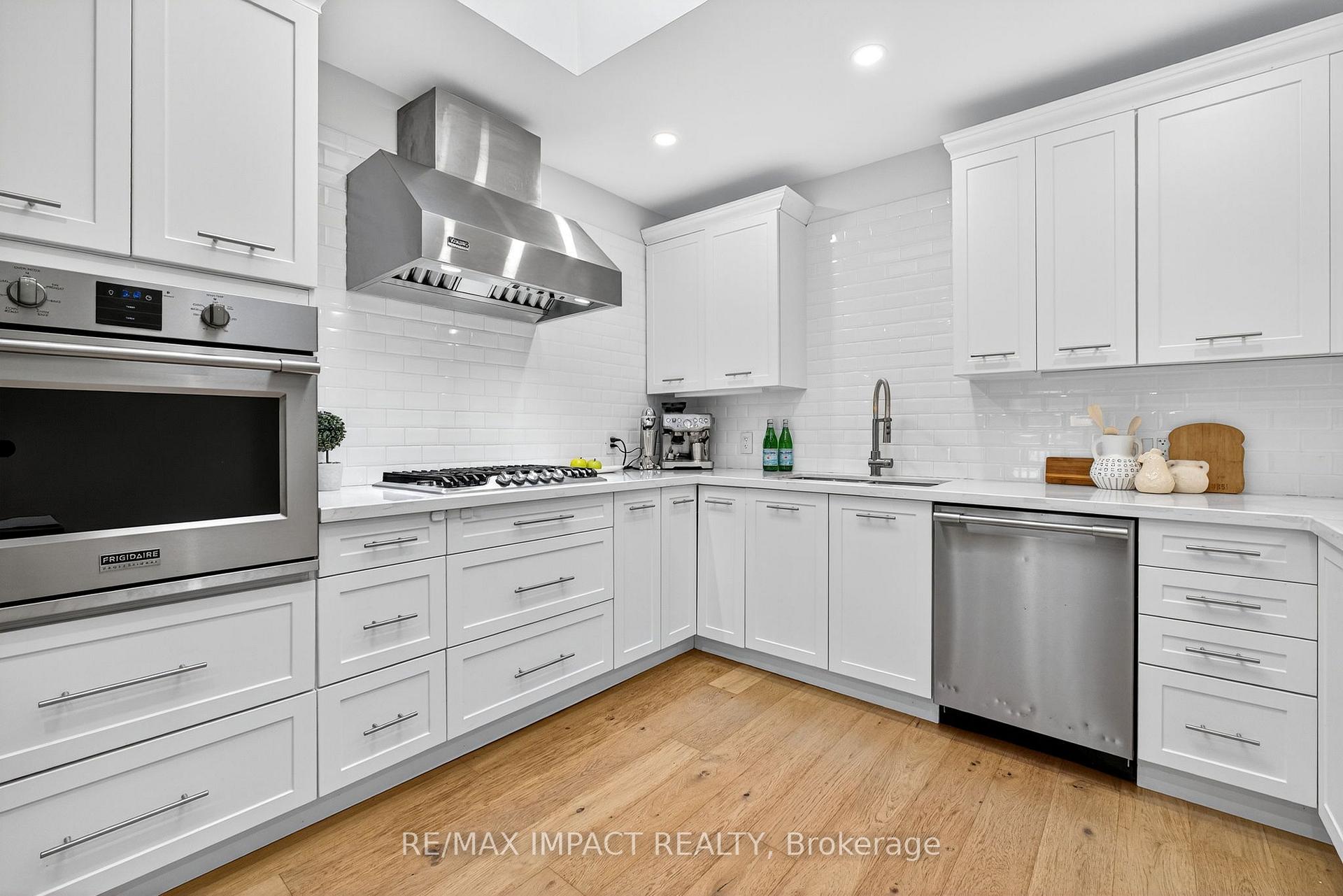 Photo 15 of 41 McDonald Avenue, Scarborough, Oakridge — HOMEH