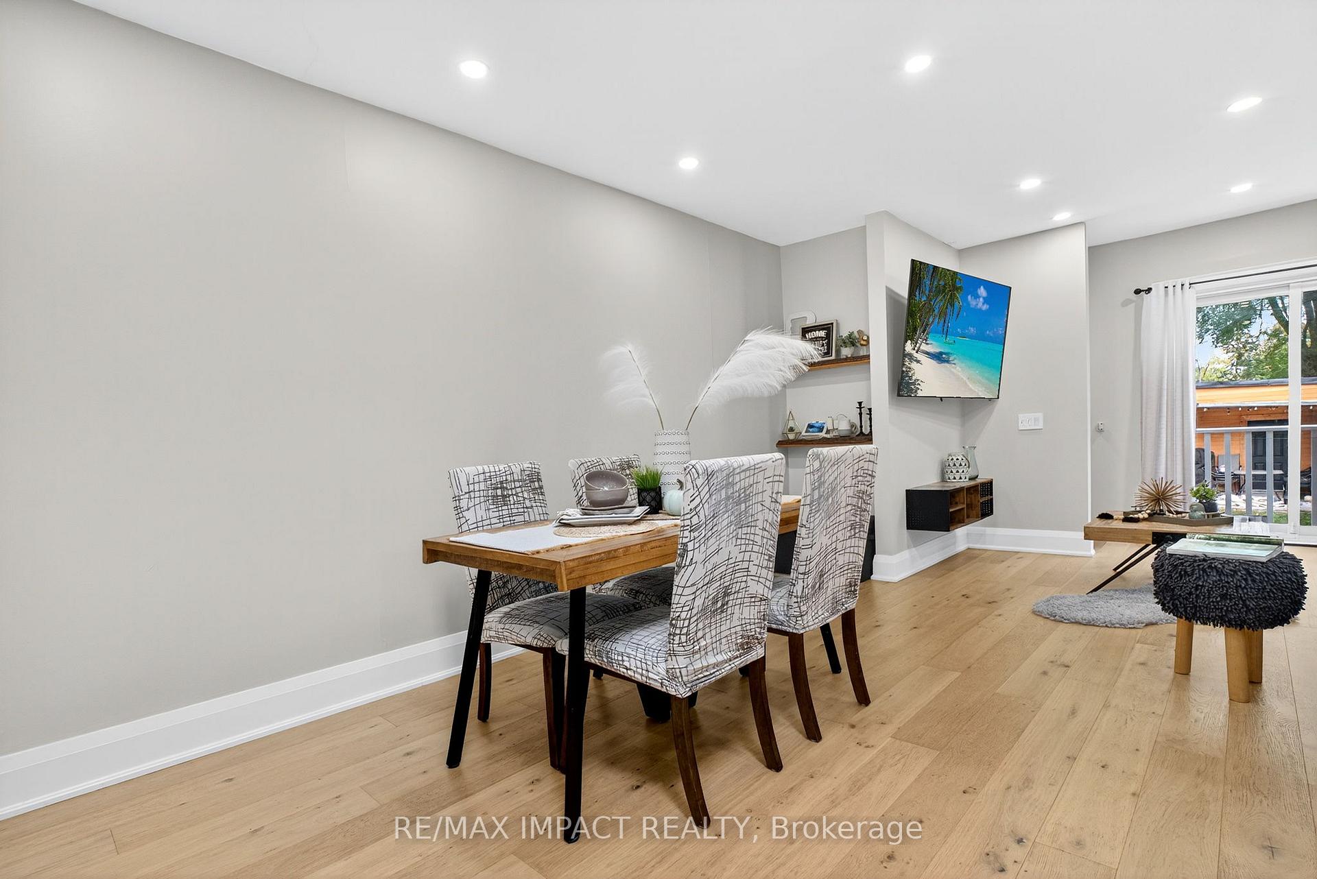 Photo 16 of 41 McDonald Avenue, Scarborough, Oakridge — HOMEH