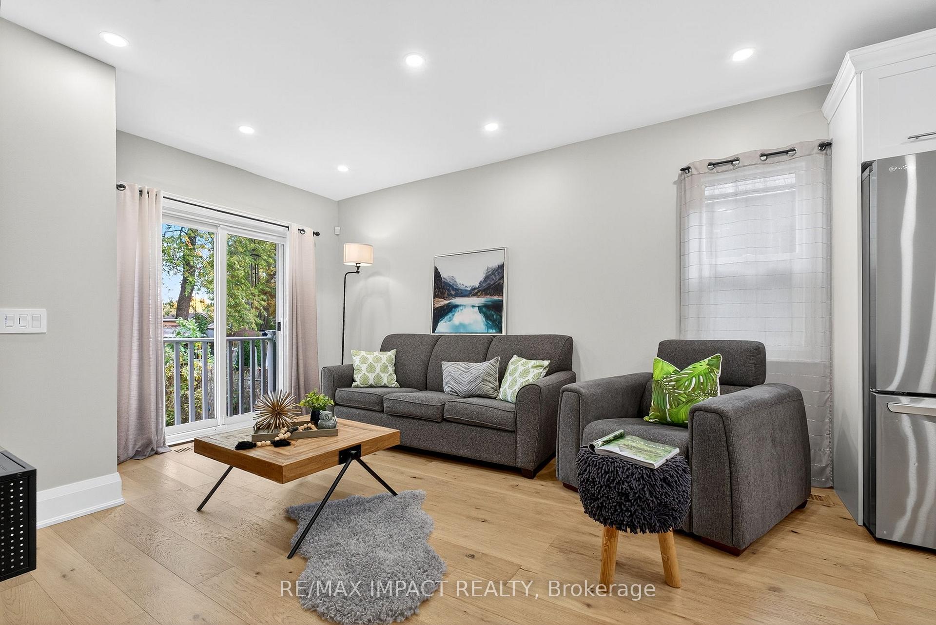 Photo 17 of 41 McDonald Avenue, Scarborough, Oakridge — HOMEH