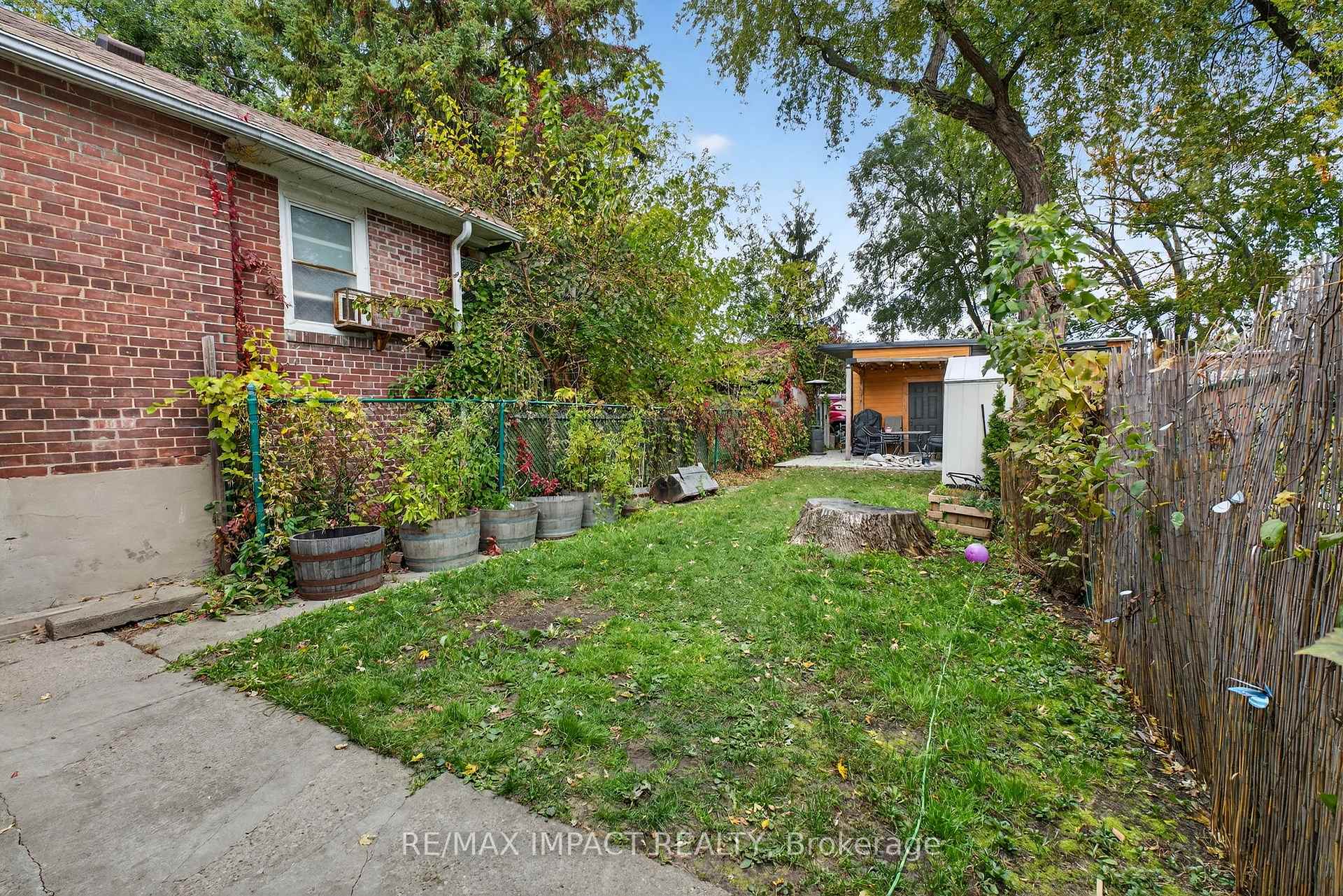 Photo 31 of 41 McDonald Avenue, Scarborough, Oakridge — HOMEH