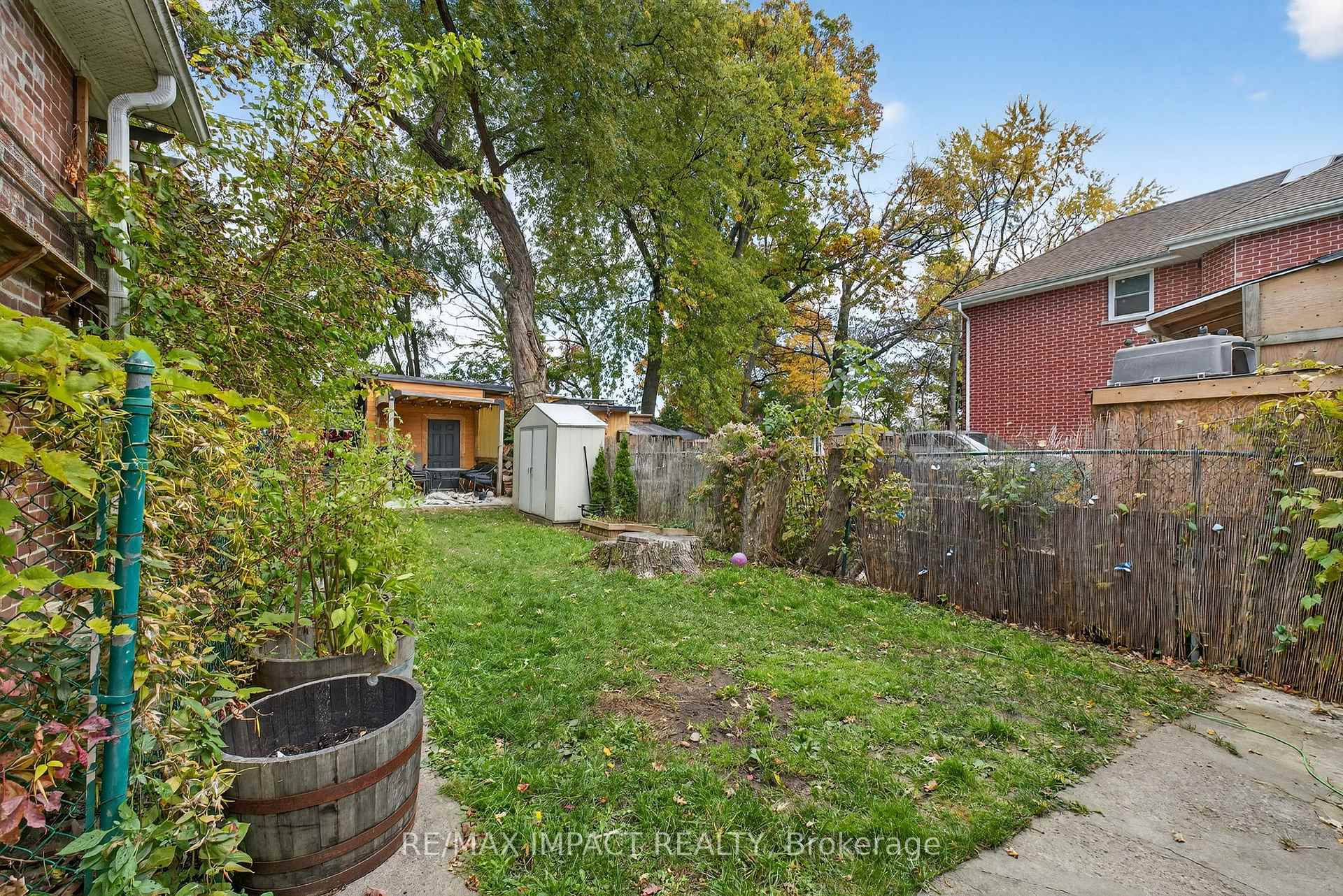 Photo 32 of 41 McDonald Avenue, Scarborough, Oakridge — HOMEH