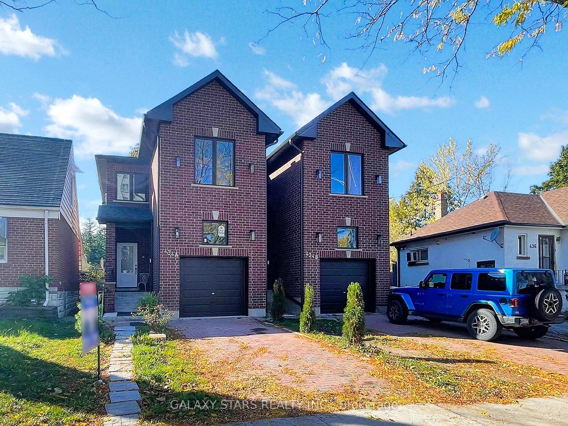 Photo 2 of 434A Midland Avenue, Scarborough, Birchcliffe-Cliffside — HOMEH