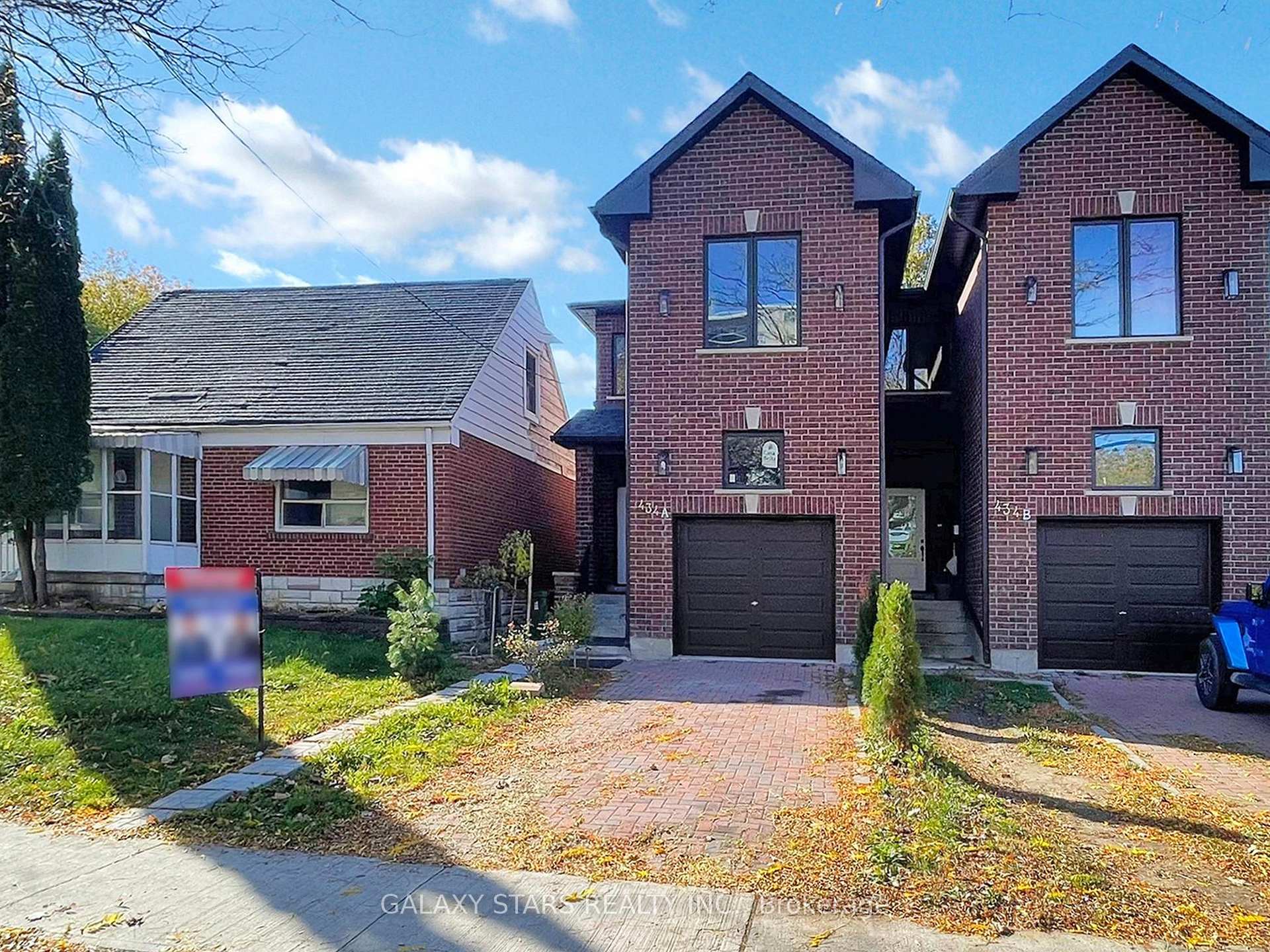 Photo 3 of 434A Midland Avenue, Scarborough, Birchcliffe-Cliffside — HOMEH