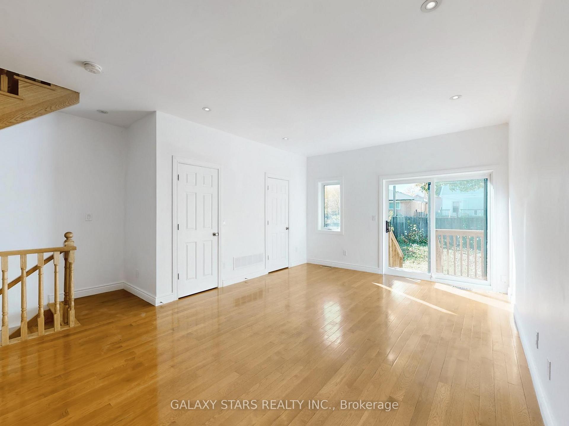 Photo 9 of 434A Midland Avenue, Scarborough, Birchcliffe-Cliffside — HOMEH