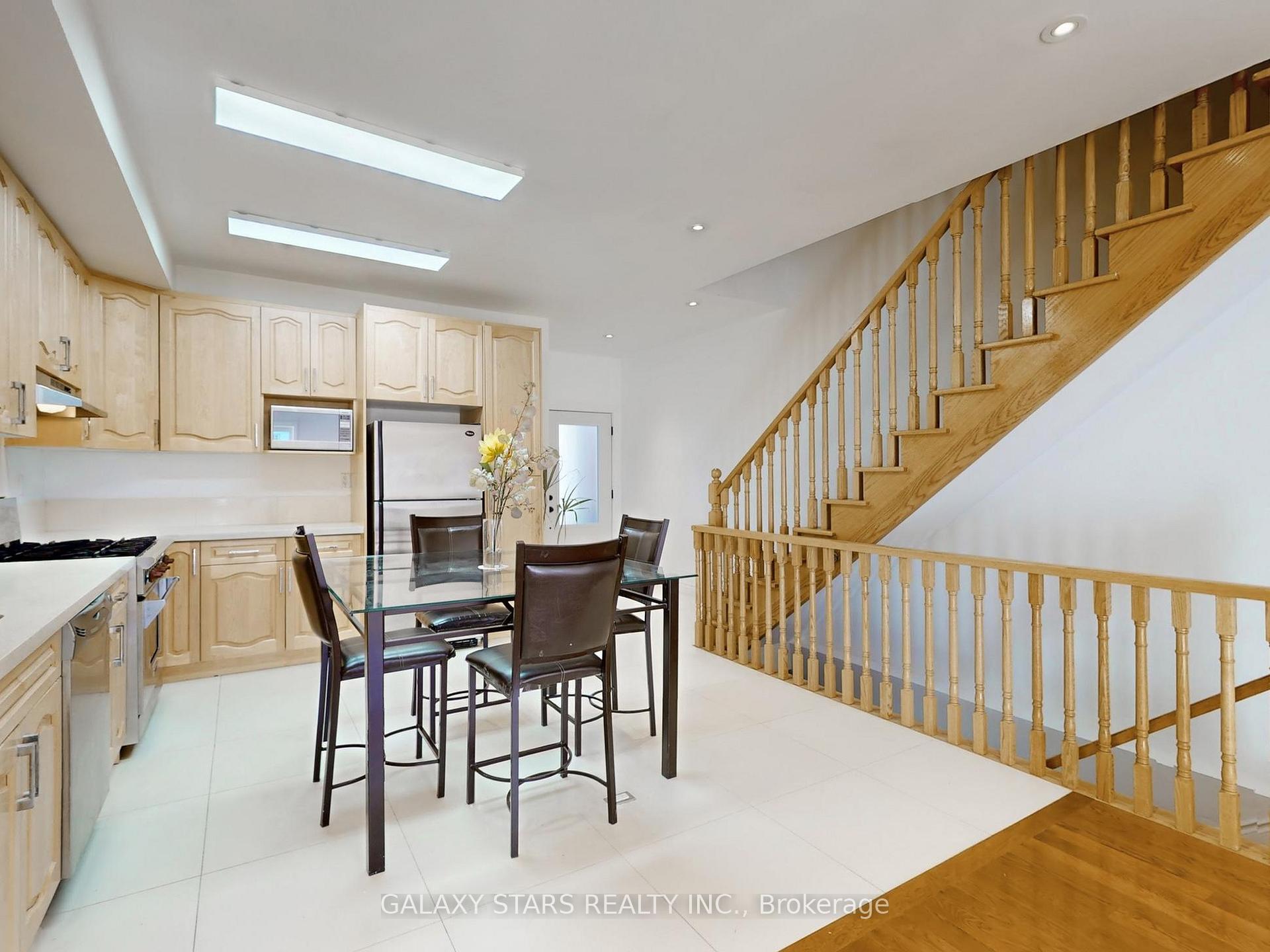 Photo 15 of 434A Midland Avenue, Scarborough, Birchcliffe-Cliffside — HOMEH