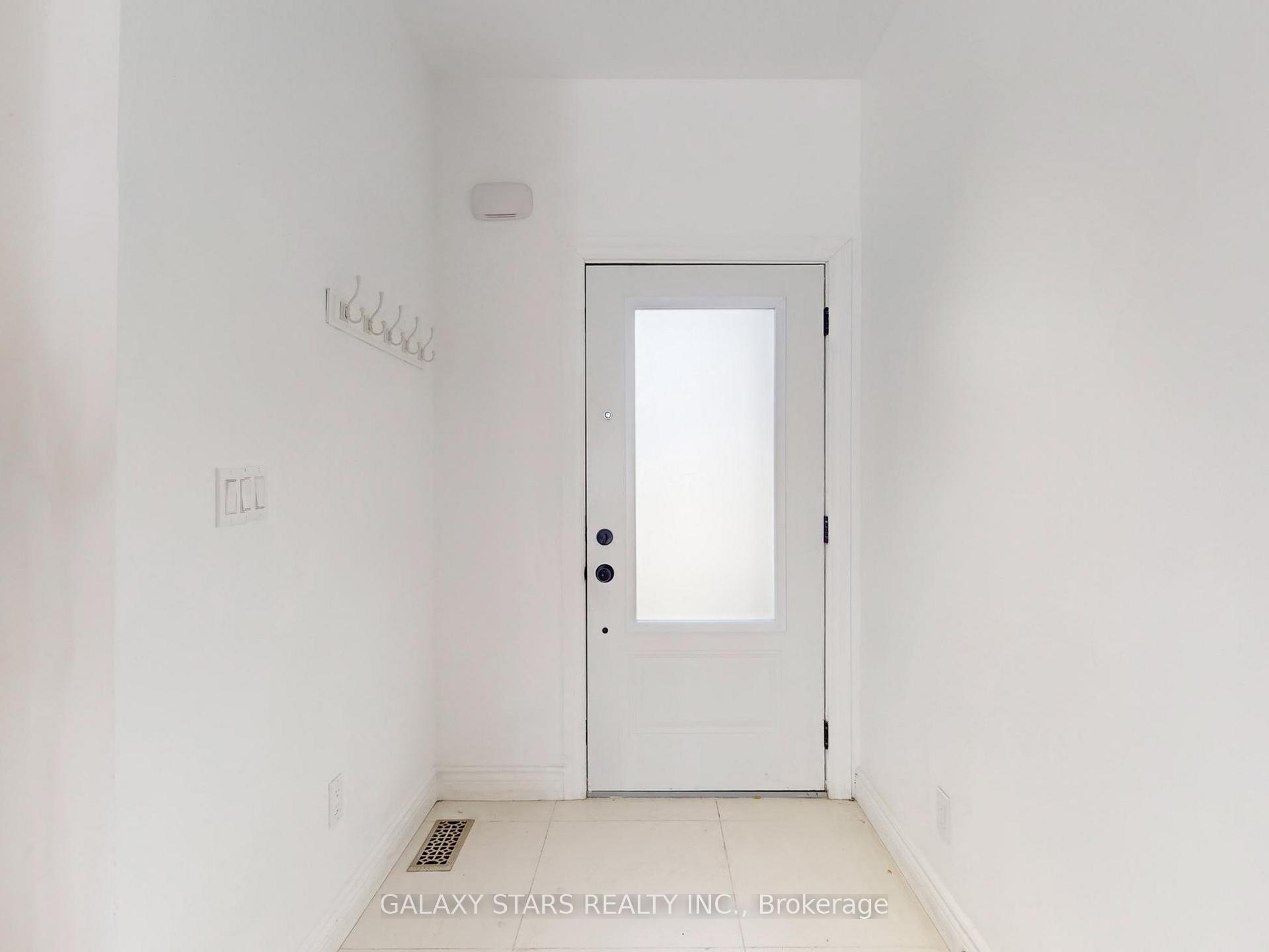 Photo 20 of 434A Midland Avenue, Scarborough, Birchcliffe-Cliffside — HOMEH