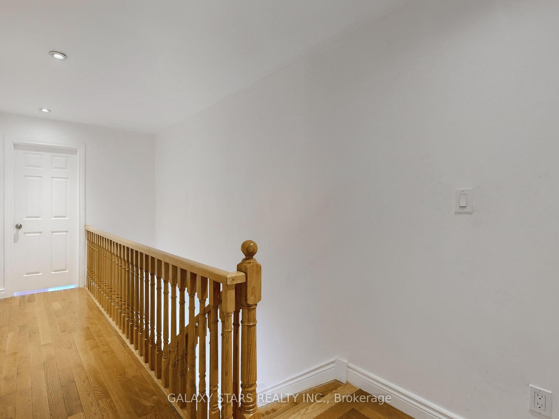Photo 21 of 434A Midland Avenue, Scarborough, Birchcliffe-Cliffside — HOMEH